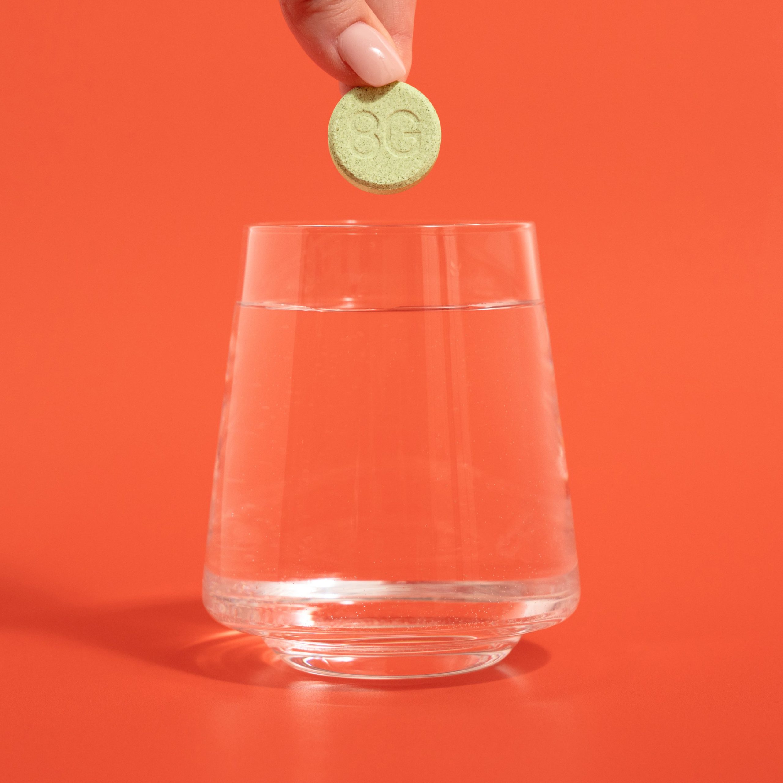 8Greens_2025_8G_Cucumber-Watermelon-Tablets_PDP06_In-Use-1.jpg