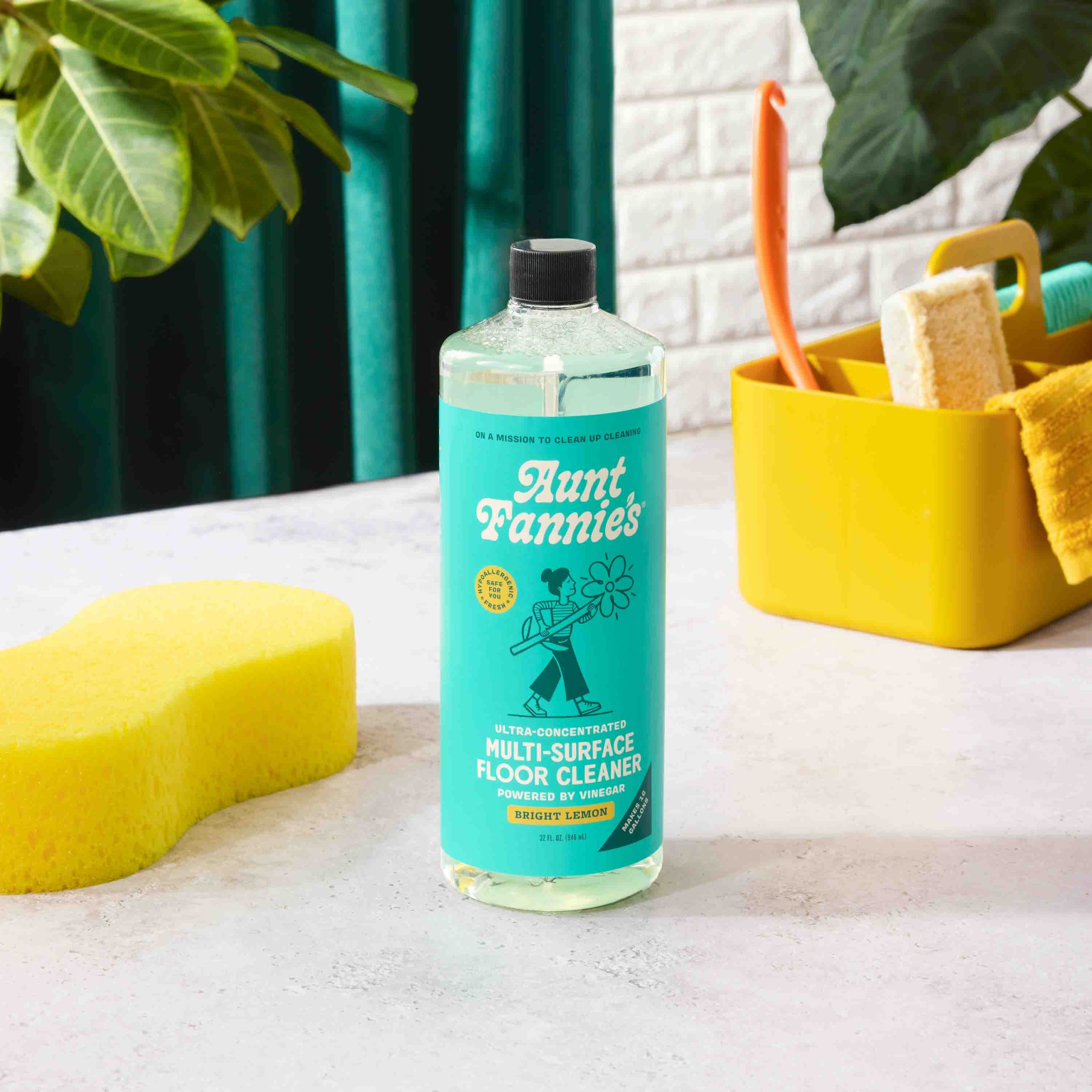 AF_FloorCleaner_Lemon_Lifestyle1.jpg