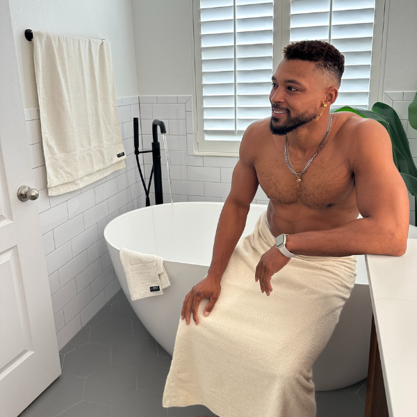 Anact_BathSheet_Lifestyle2.png