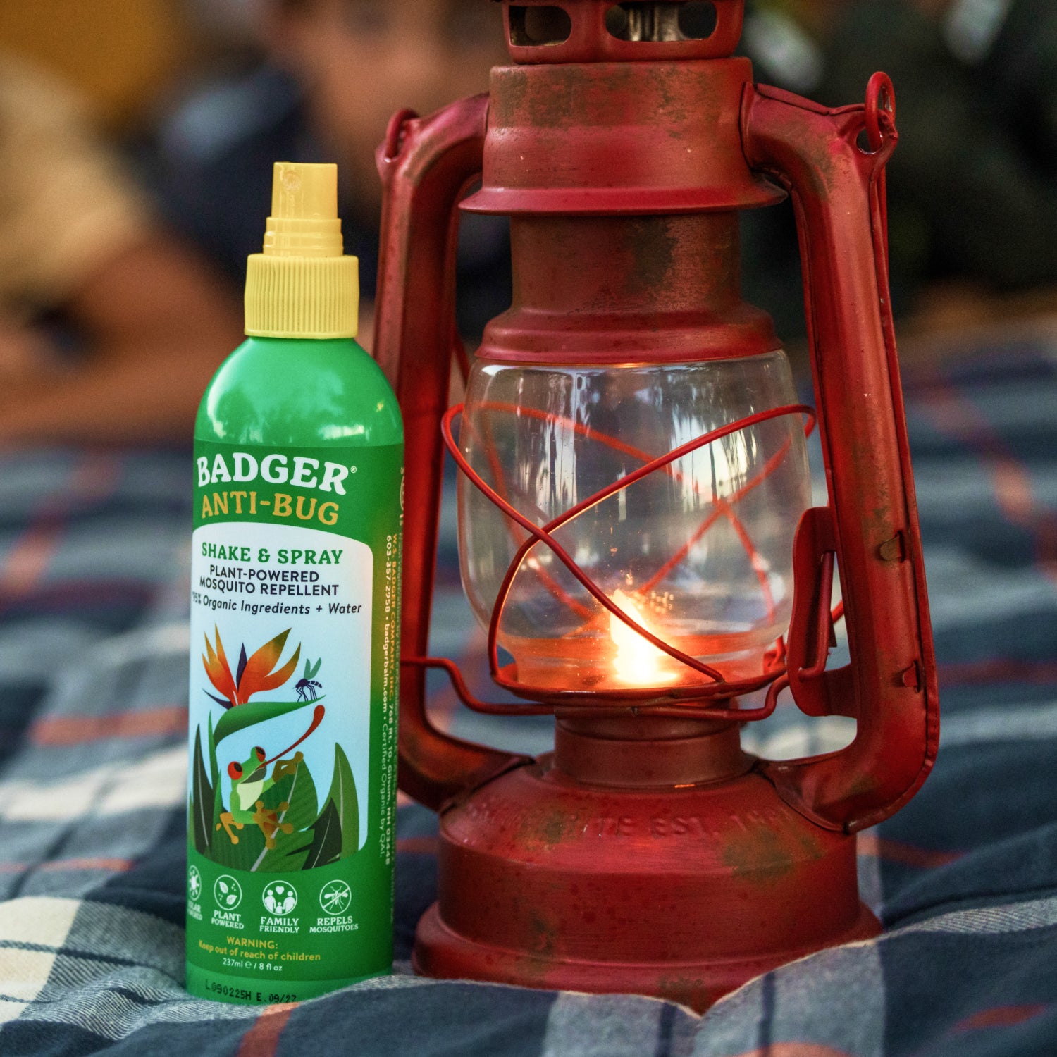 Badger-Anti-bug-shake-spray-family-size-8oz-Lifestyle-2.jpg