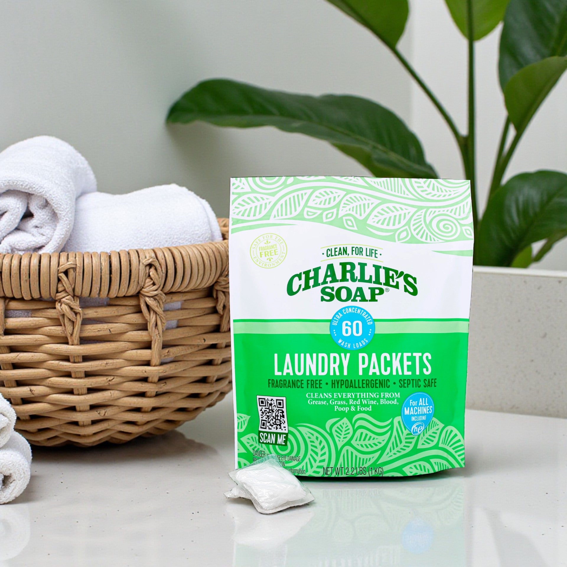 CharliesSoap_LaundryPackets_60Count_Lifestyle.jpg