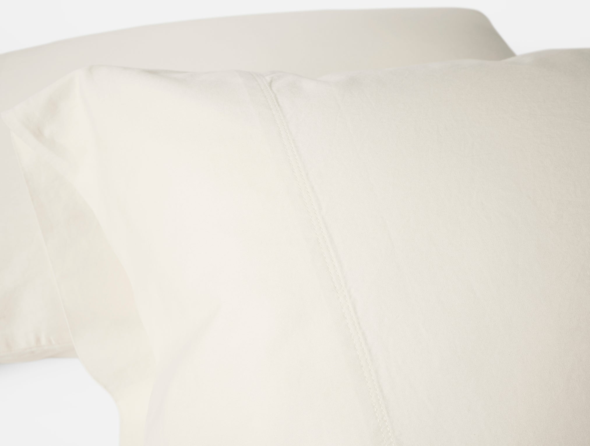 CoyuchiClassicOrganicSateenPillowcaseSet_Undyed_detail.jpg