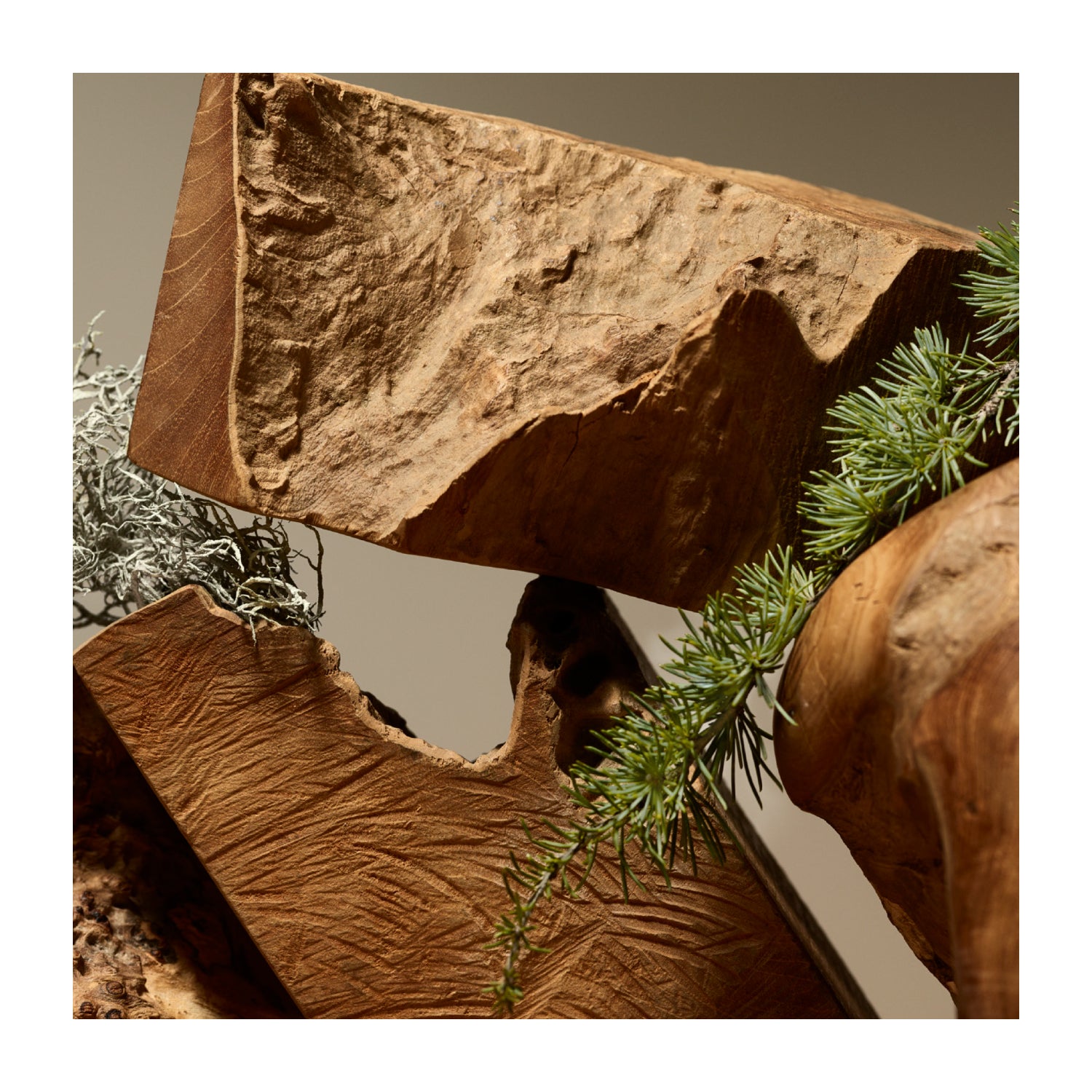 Drift_3-Pack_Wood_Starter_Kit_Amber_Teak_Pine_Lifestyle_Scent_Teak.jpg