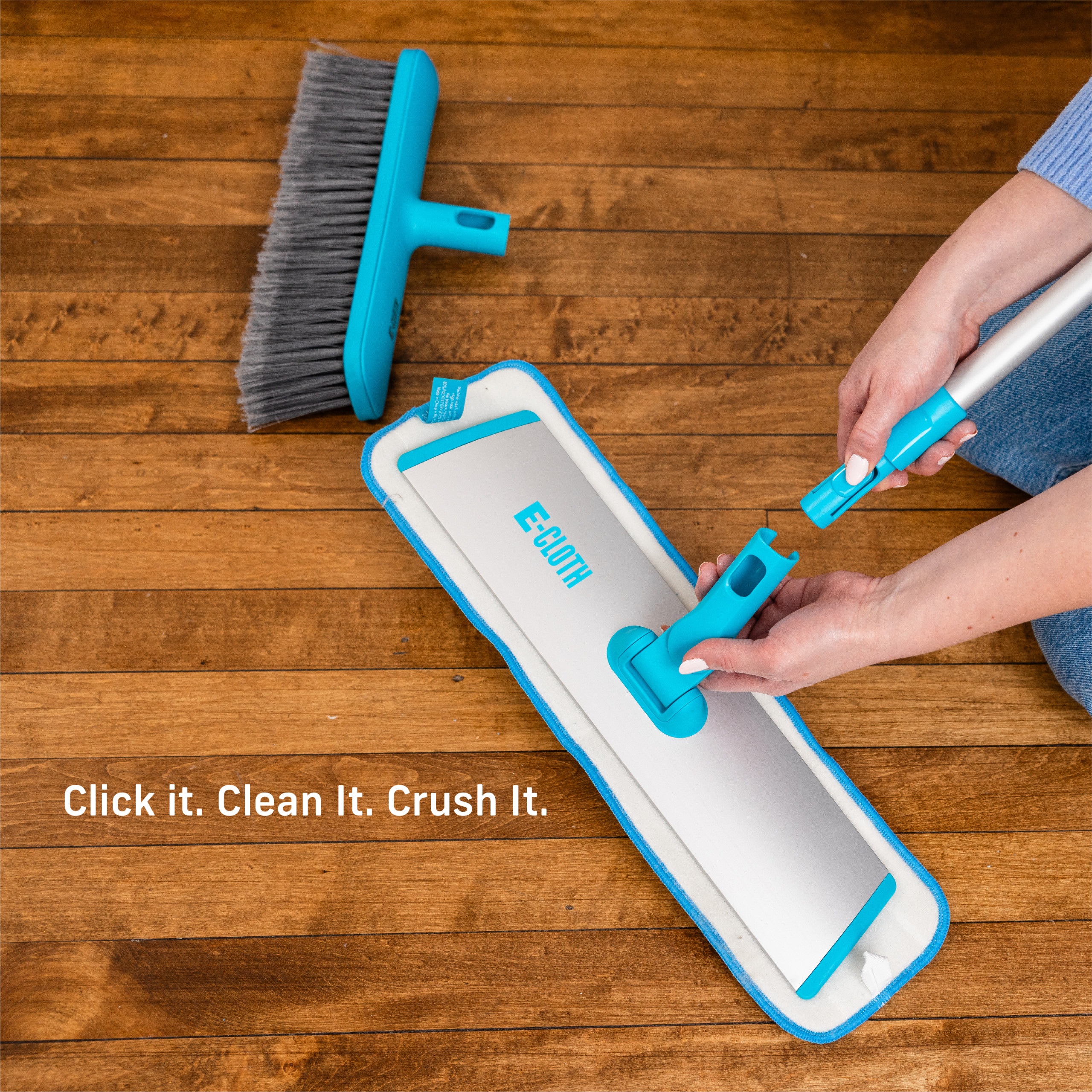 E-Cloth_Easy-Click-Mop_Lifestyle_4.png