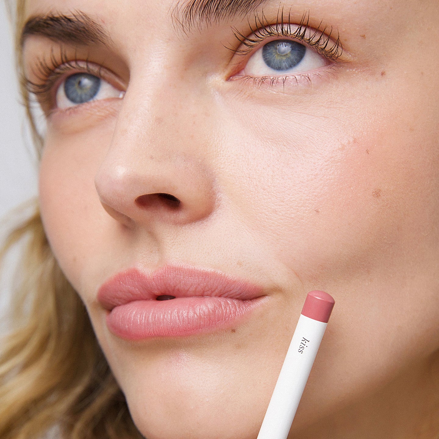 ErePerez-e500-Acai-Lip-Pencil-Kiss-WebCrop-SQ6.jpg