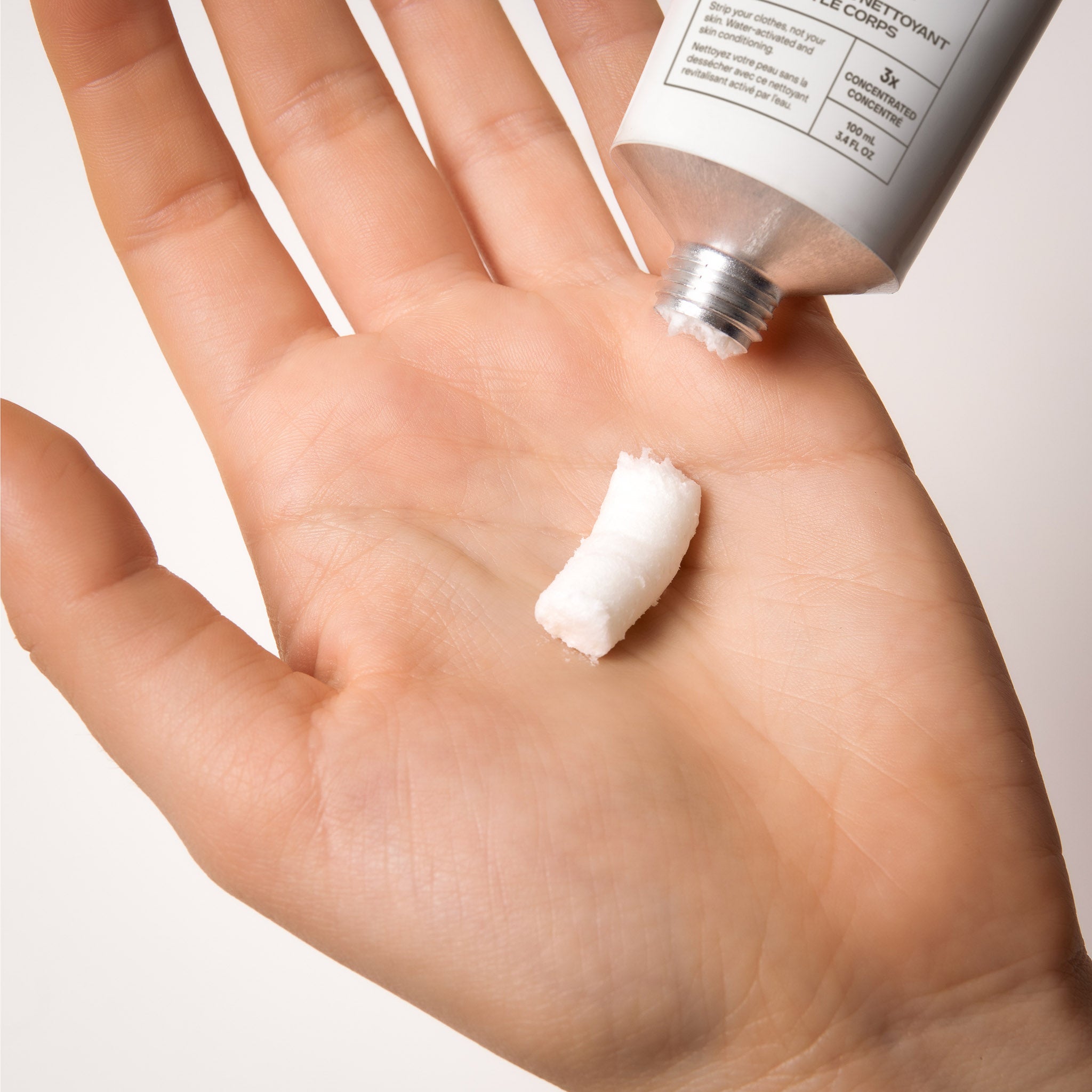 Everist_TheBodyWashConcentrate_Lifestyle4.jpg