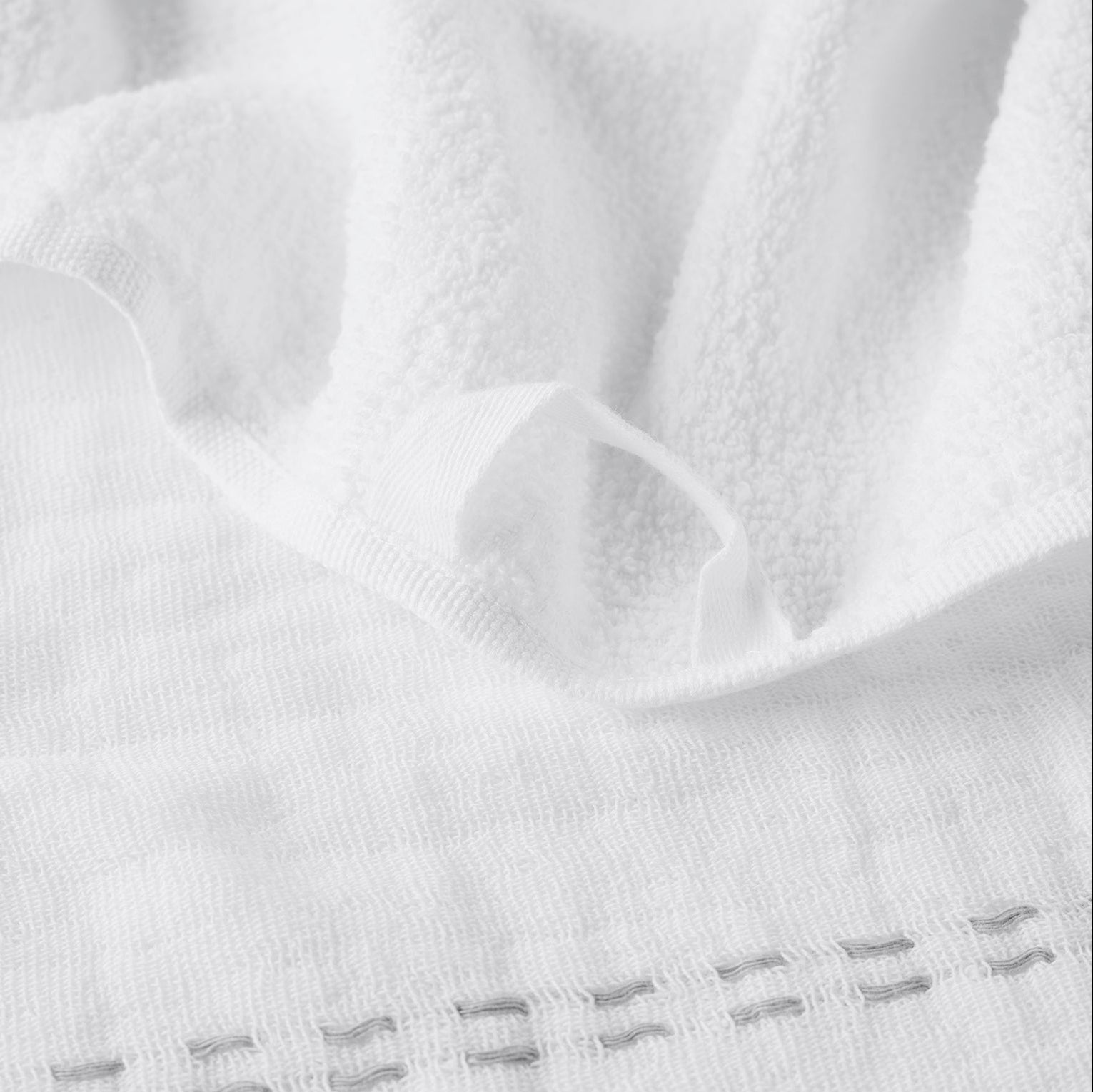 FA24_AlderOrganic_HandTowelSet_AlpineWhitewFog_B_2032_b3e17e37-8178-4d91-9e43-d0f9ba4fcdd0.jpg