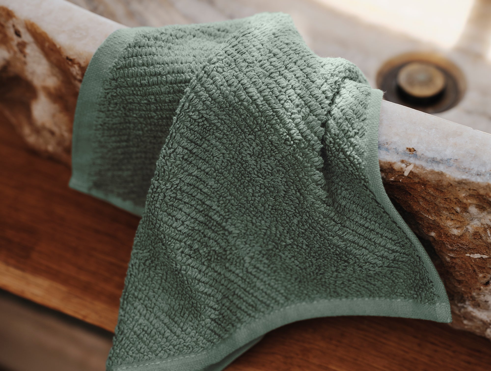 FA24_BathroomVignette_Airweight_Sage_008.jpg