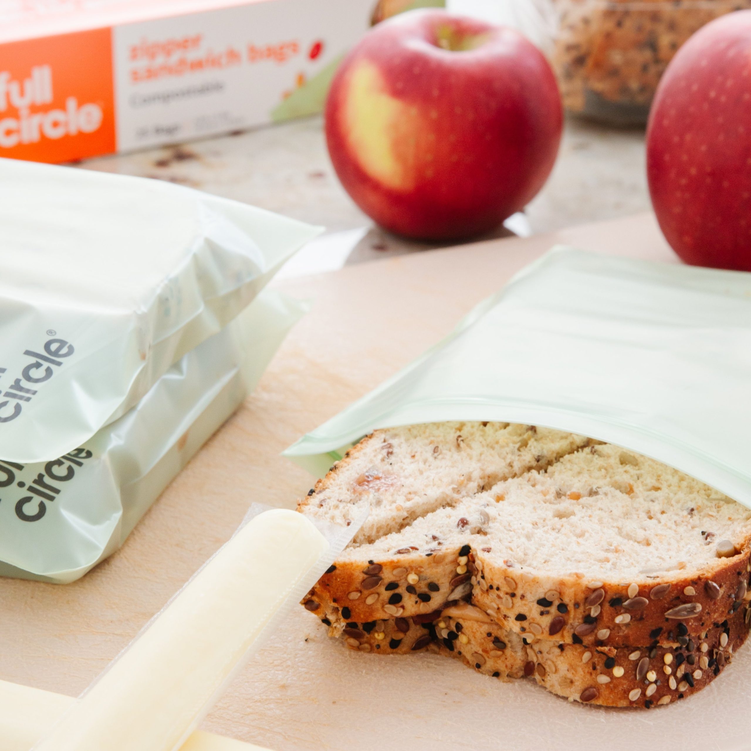 FC24813_CompostableZipperSandwichBags_LS_D.jpg