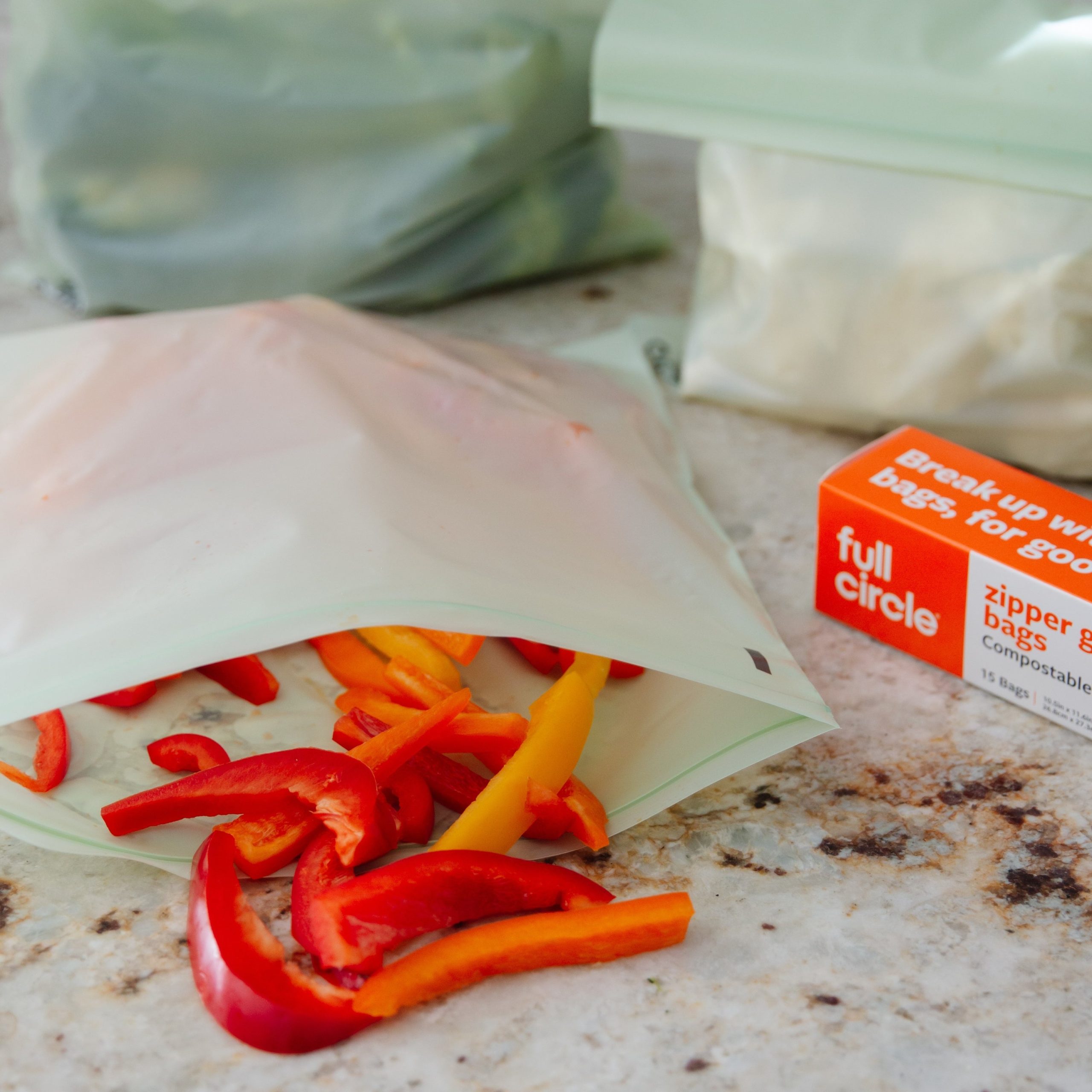 FC24814_CompostableZipperGallonBags_LS_F.jpg