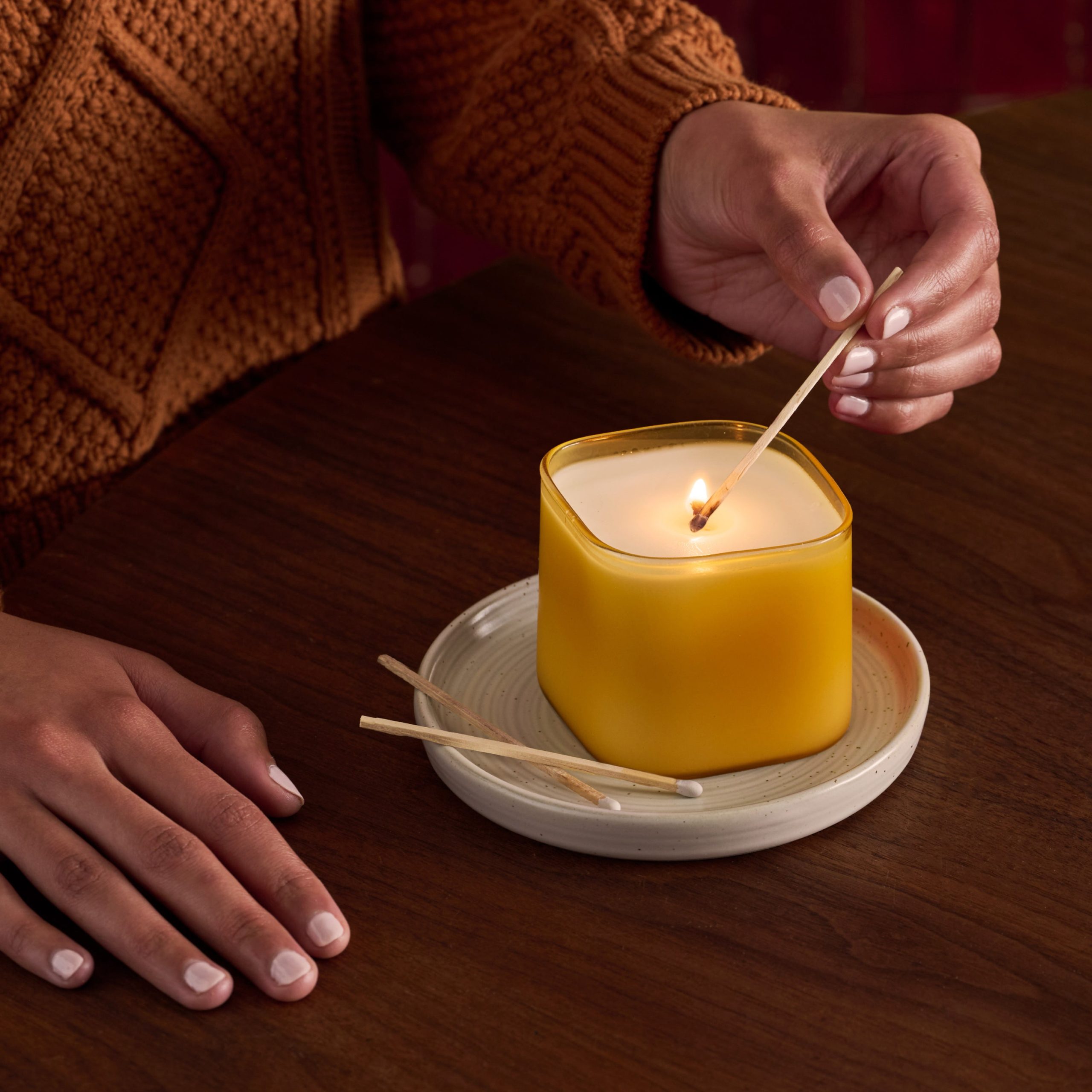 GCO_LE_Fall-Candle-WPG-PDP04_In_Use.jpg