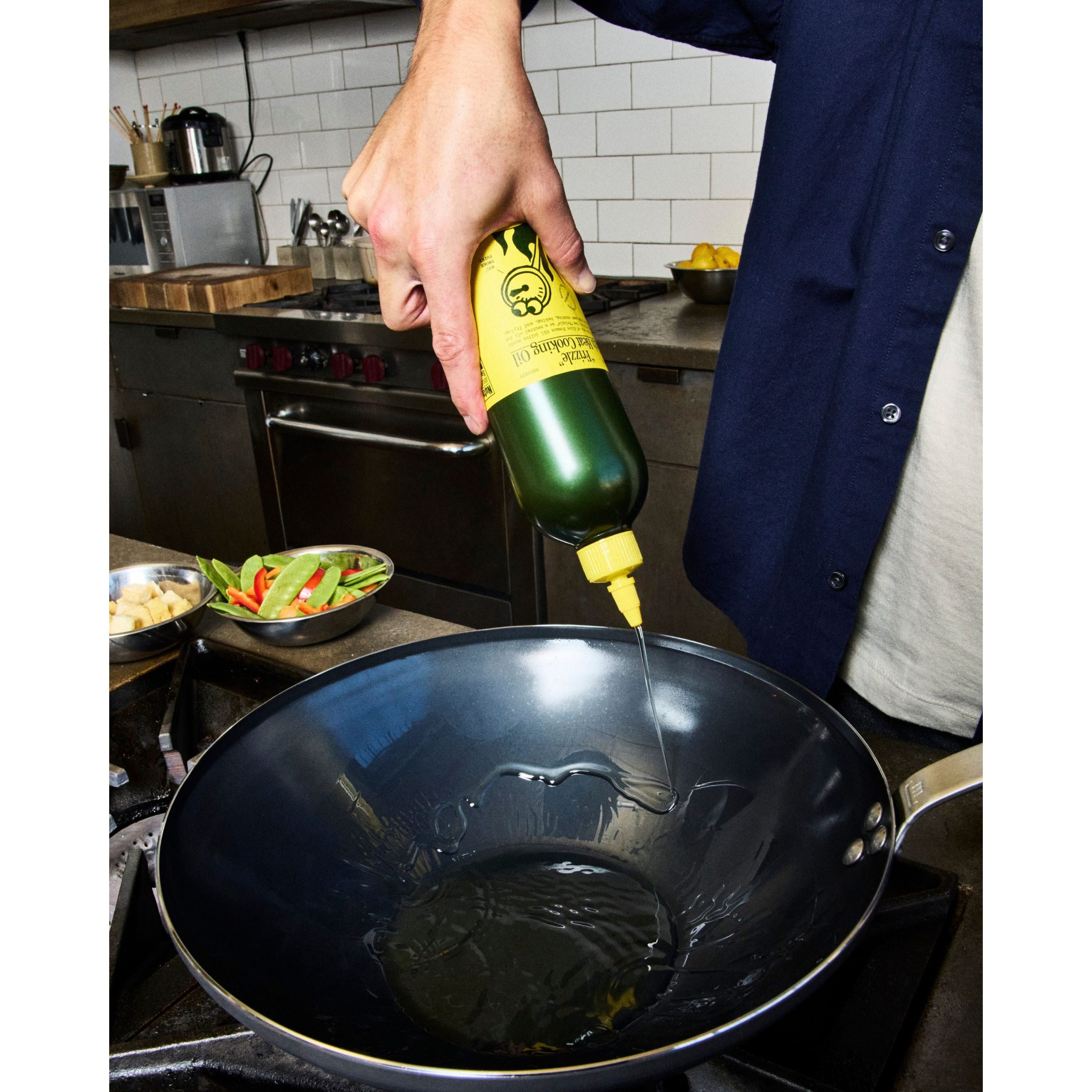 Graza_Frizzle750ml_Lifestyle.jpg