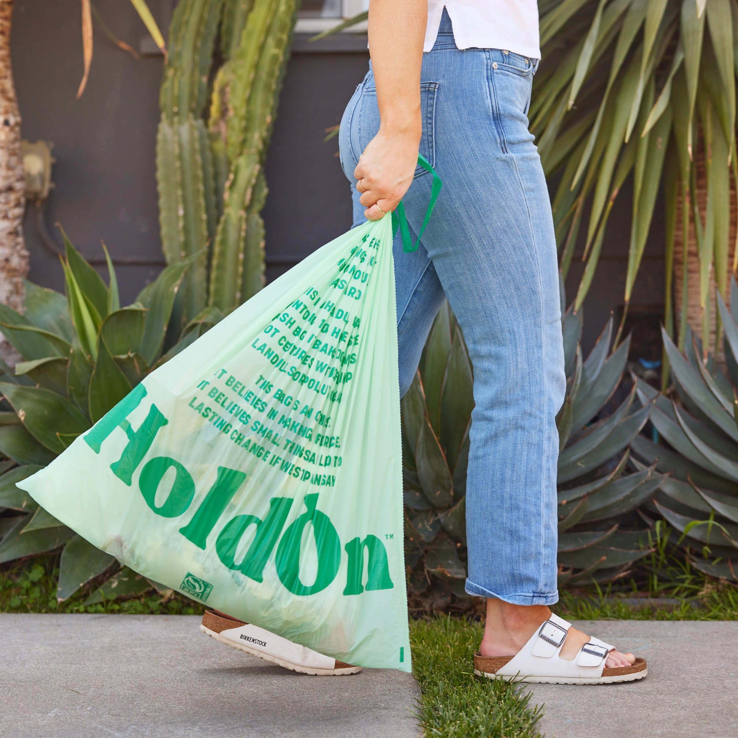 HoldOn_13gTallKitchenBag_lifestyle.jpg