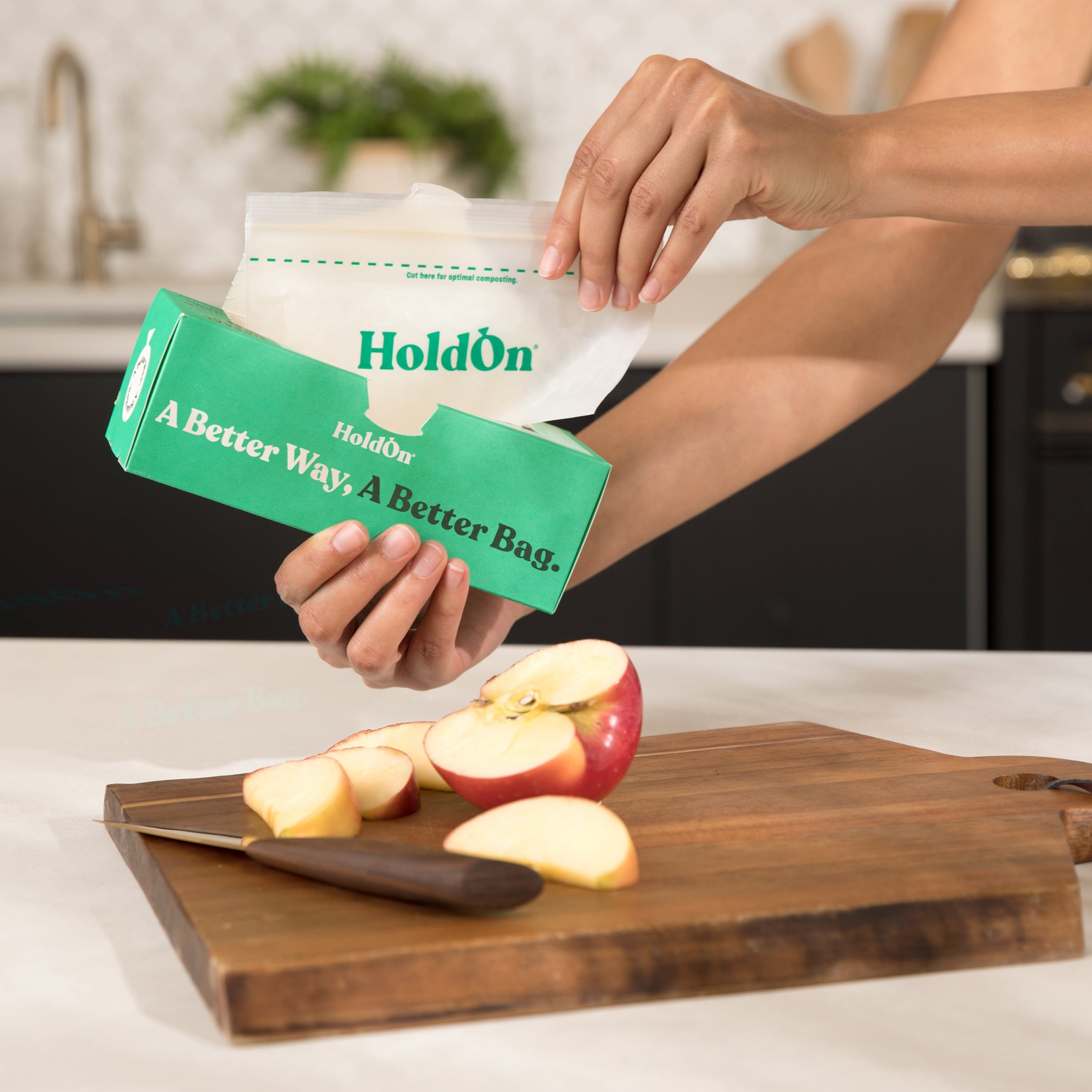 HoldOn_SnackZipseal_lifestyle.jpg