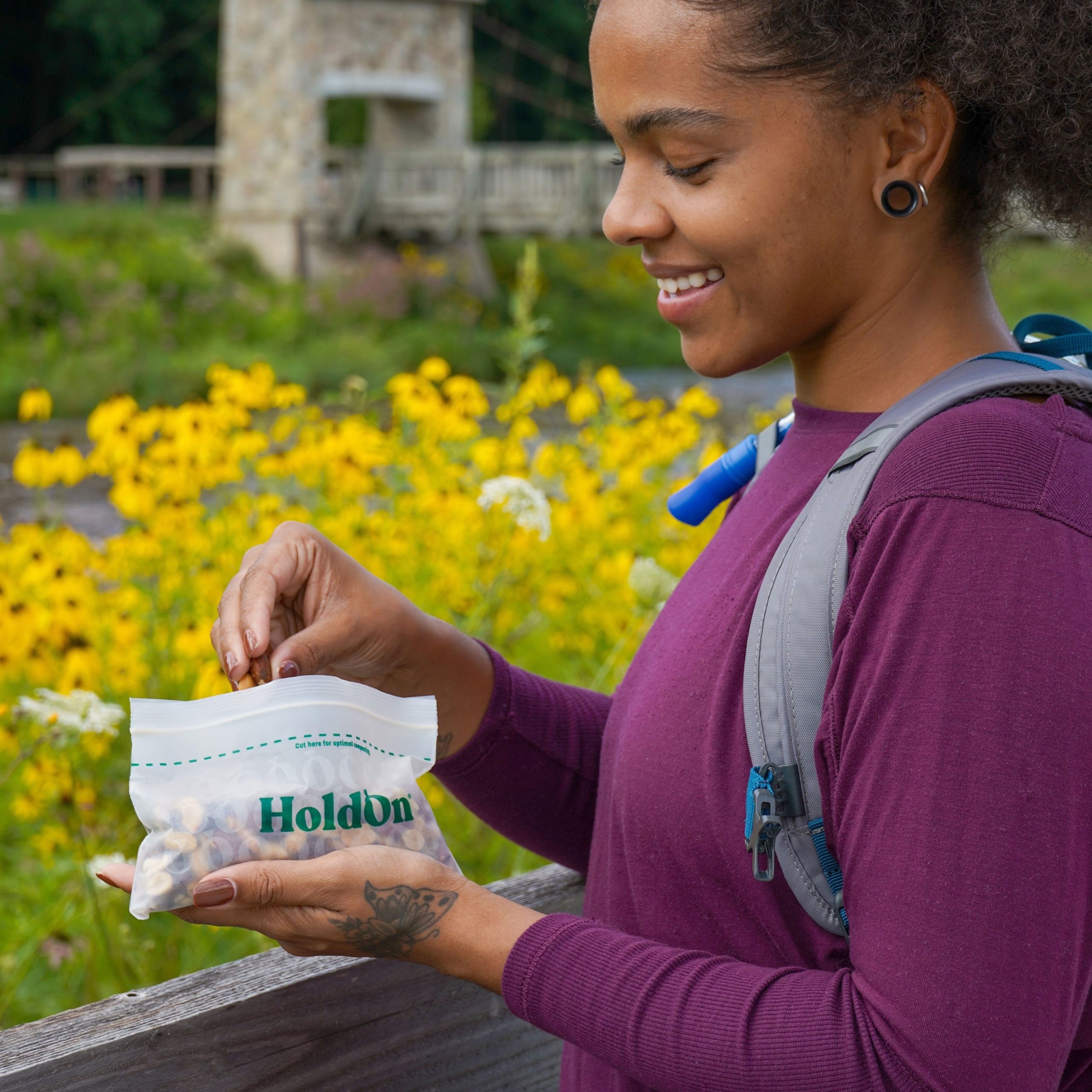 HoldOn_SnackZipseal_lifestyle2.jpg