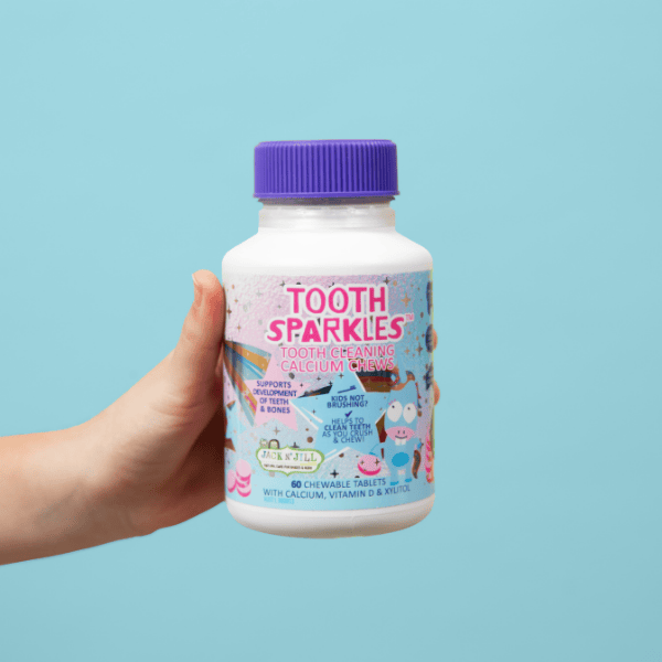 JNJ_Tooth_Sparkles_Lifestyle_Hand.png