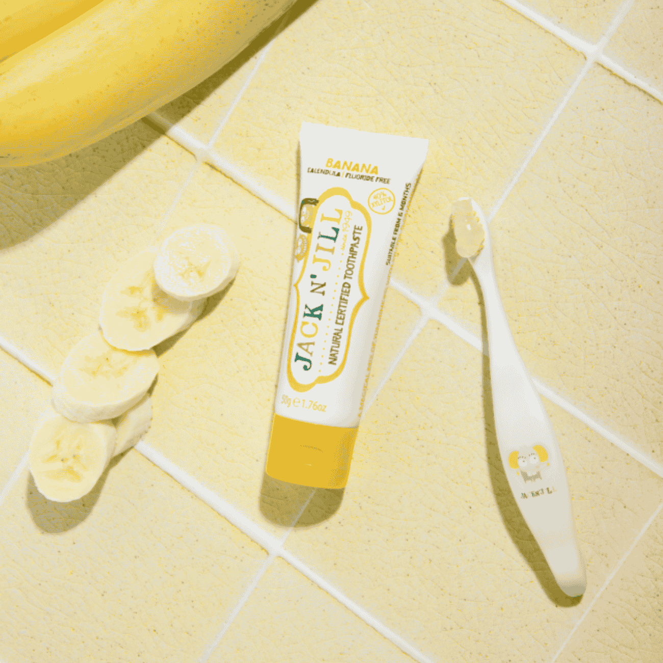 JNJ_Toothpaste_Banana_Lifestyle.png