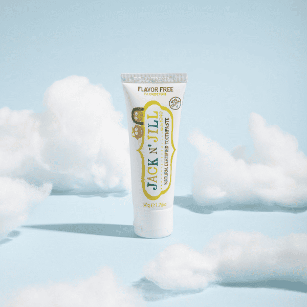 JNJ_Toothpaste_Flavor_Free_Lifestyle.png