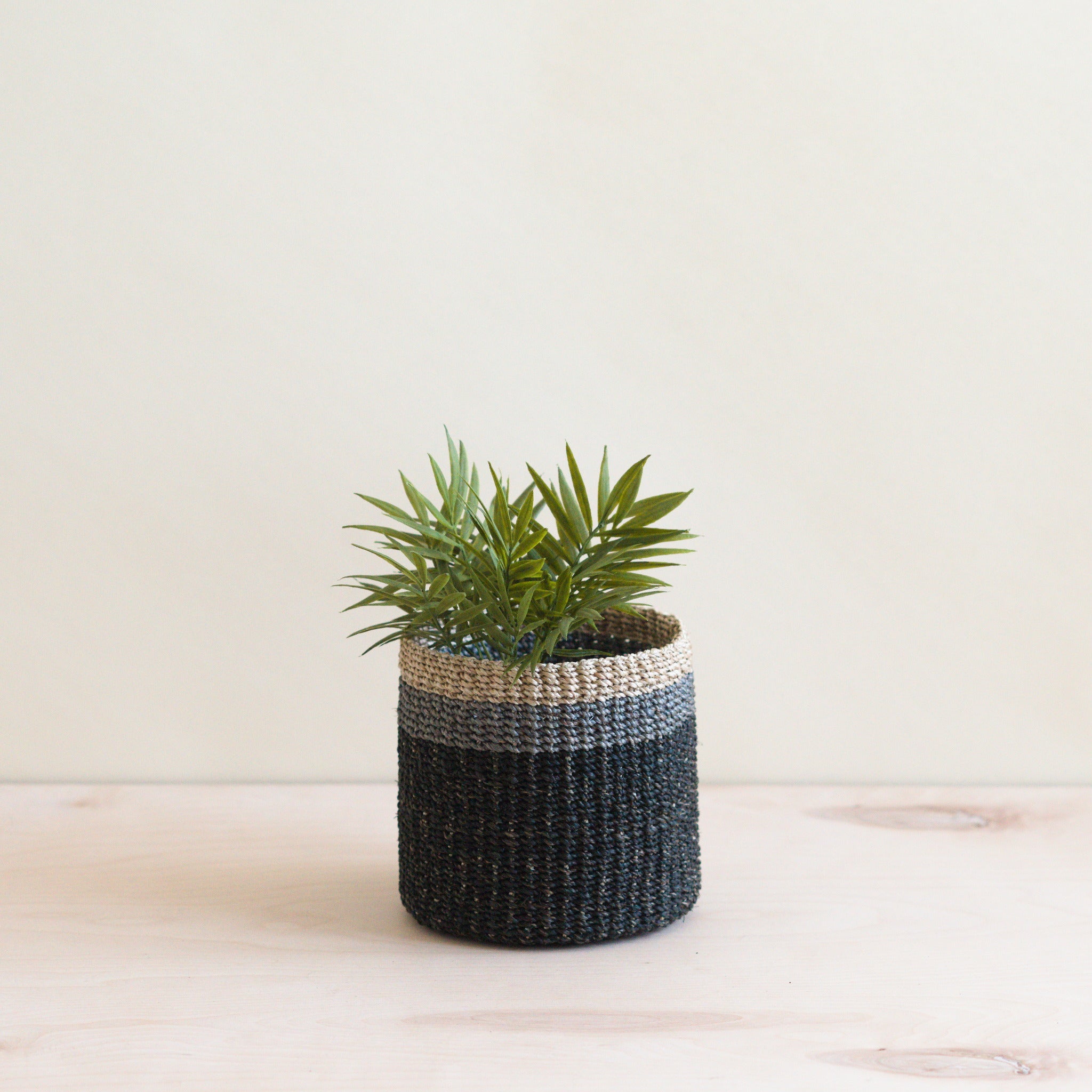 LIKHA_80005_Abaca-Cylinder-Tabletop-Basket_Black-3.jpg