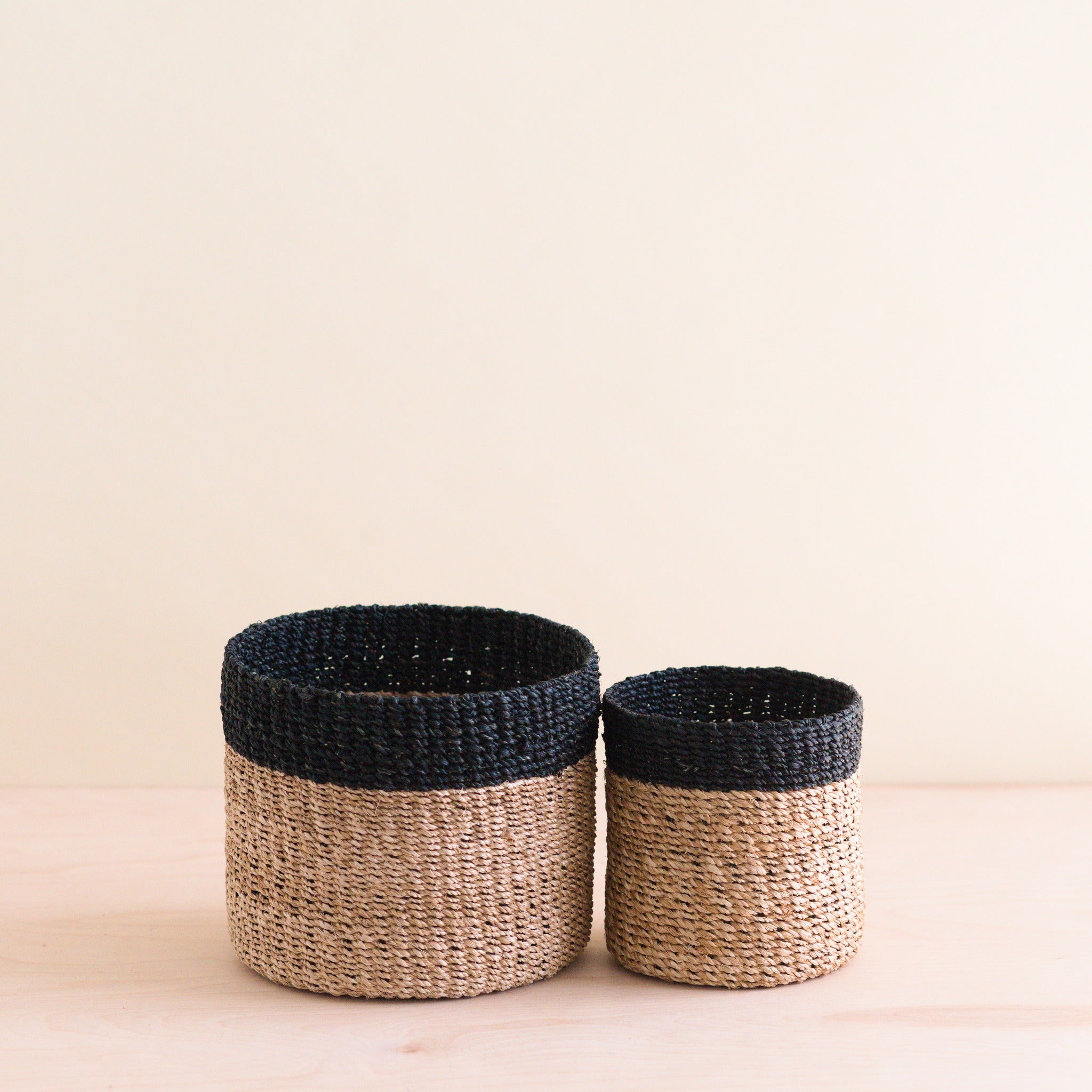 LIKHA_80015_Abaca-Cylinder-TabletopBaskets-s2_Black-1.jpg