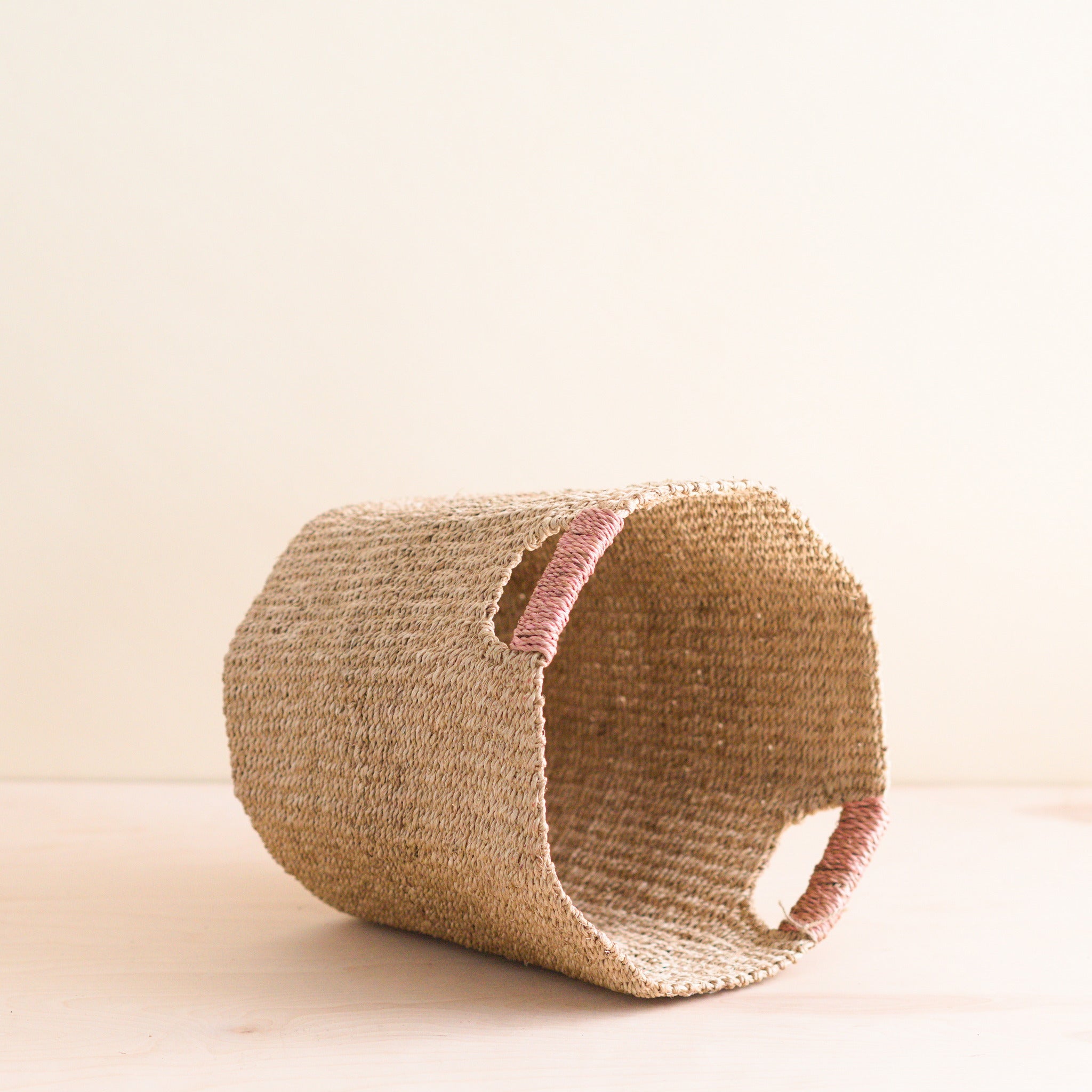 LIKHA_80023_Abaca-Octagon-Basket_Dusty-Rose-4.jpg