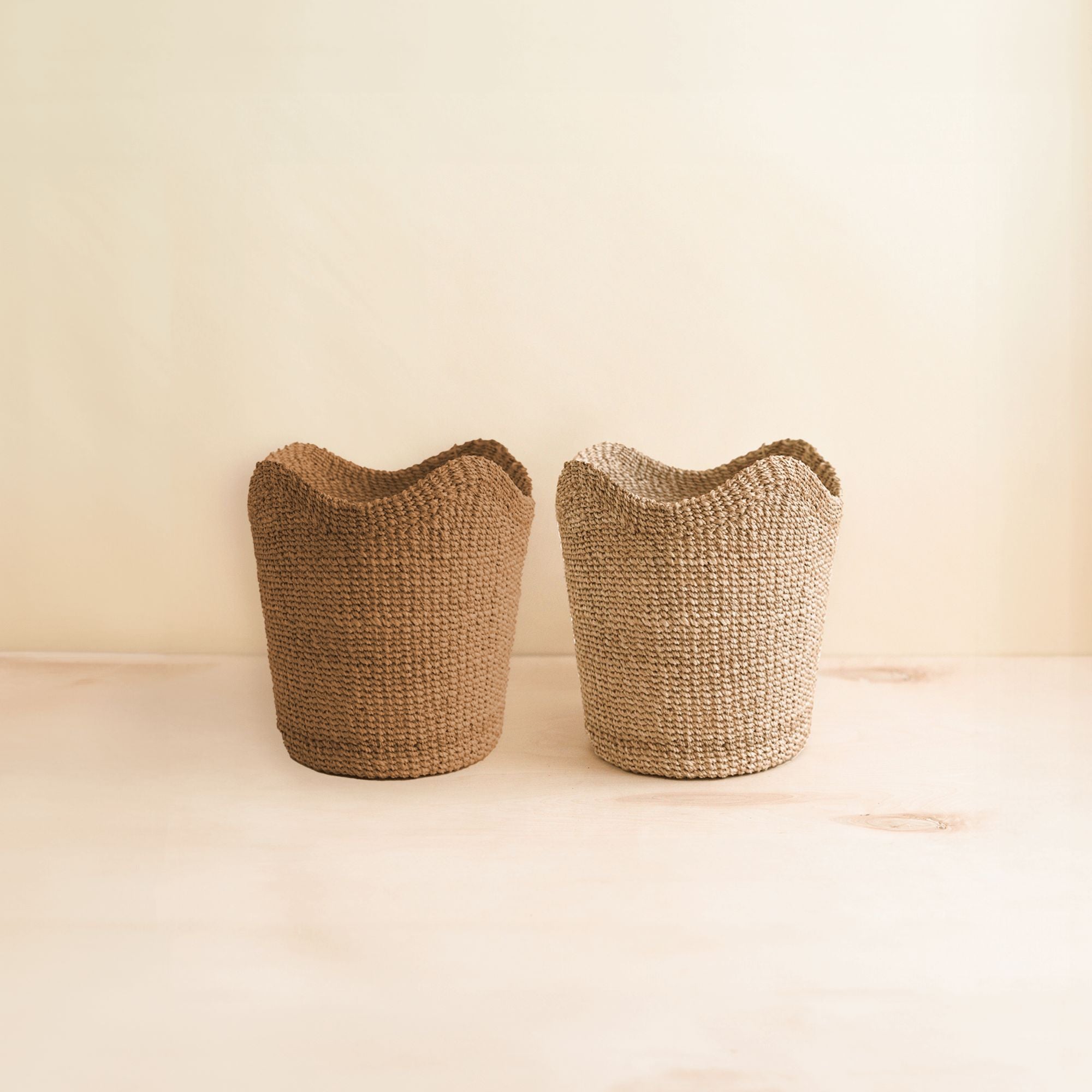 LIKHA_80107_Abaca-Small-Scallop-Basket_Natural-2.jpg