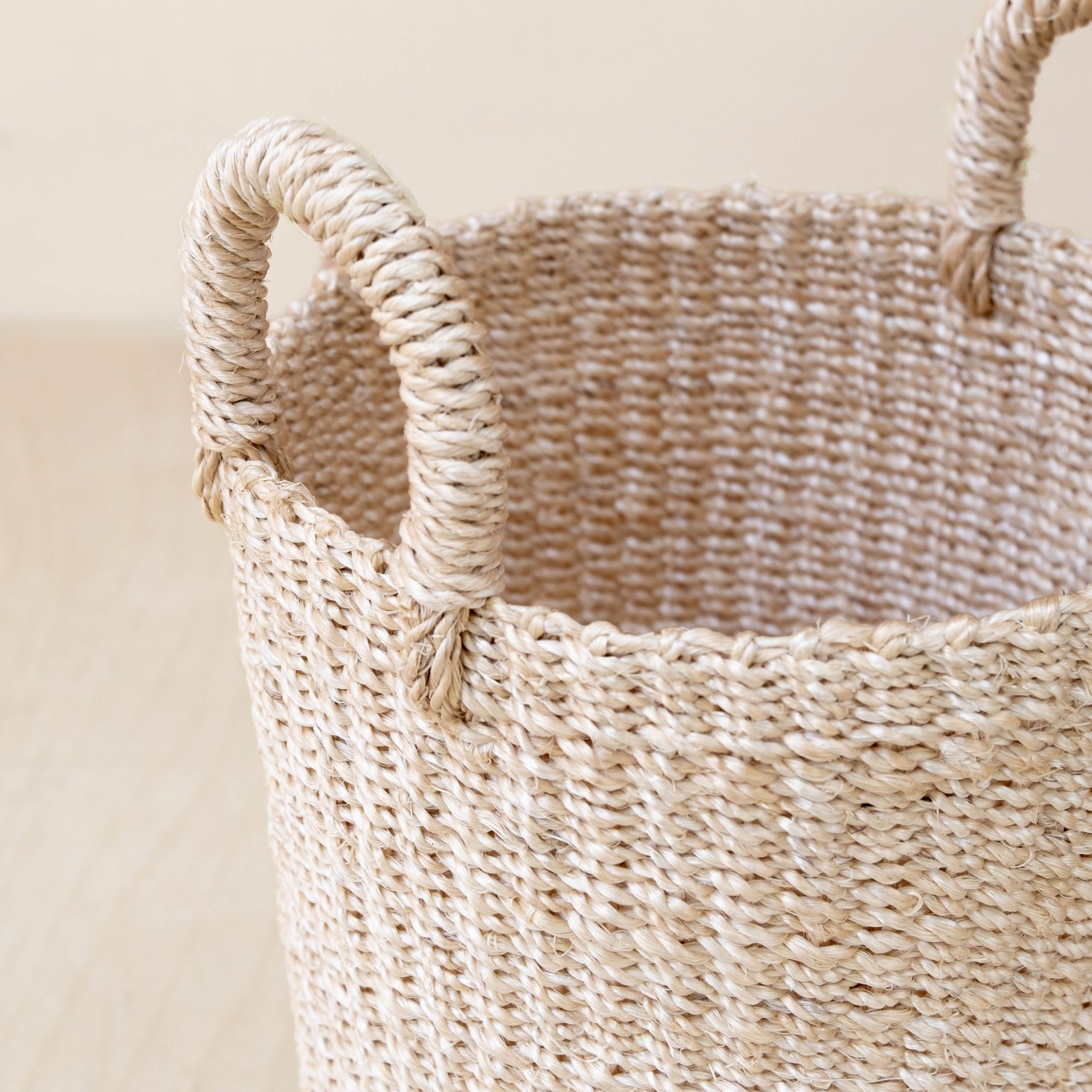 LIKHA_80119_Abaca-Cylinder-Vase_Natural-2.jpg