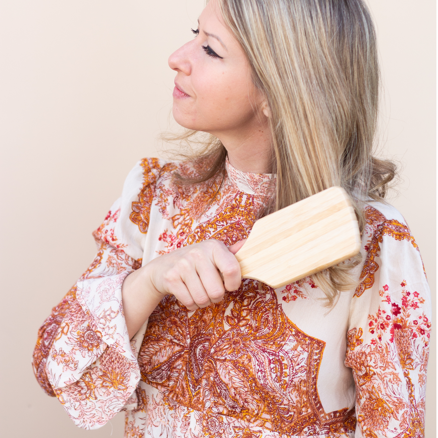 MME_BambooHairbrush_Lifestyle.png