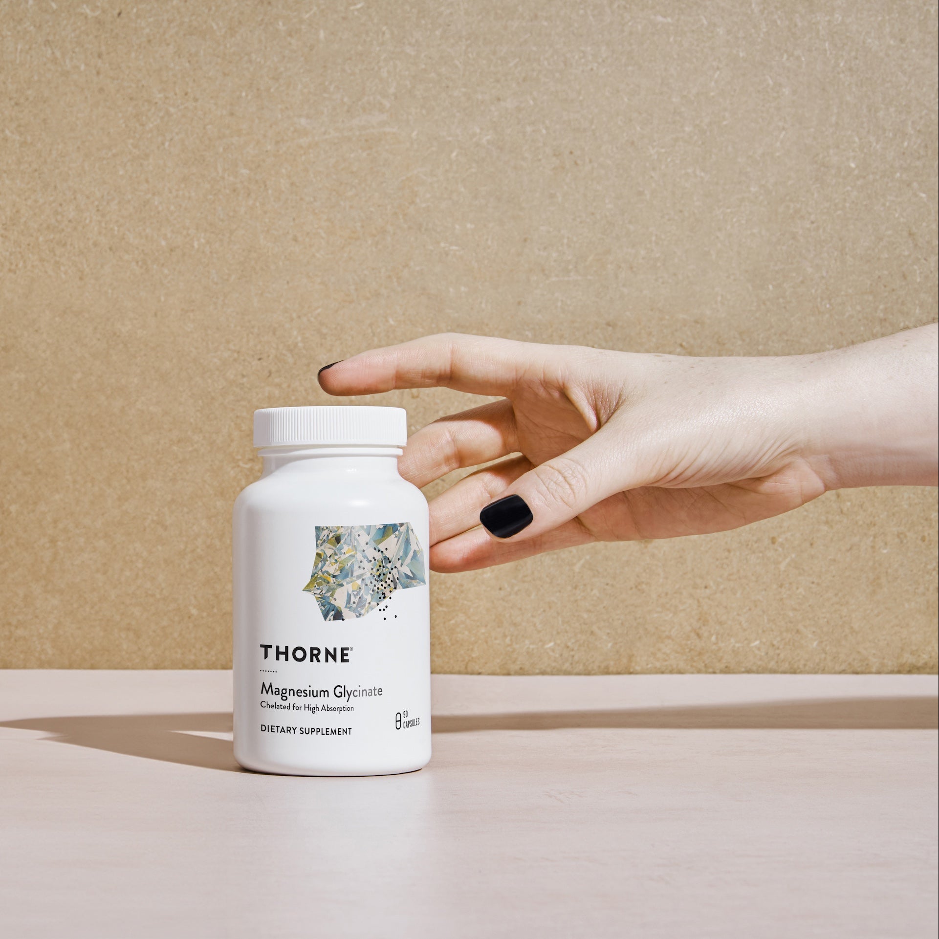 MagnesiumGlycinateHand01.jpg
