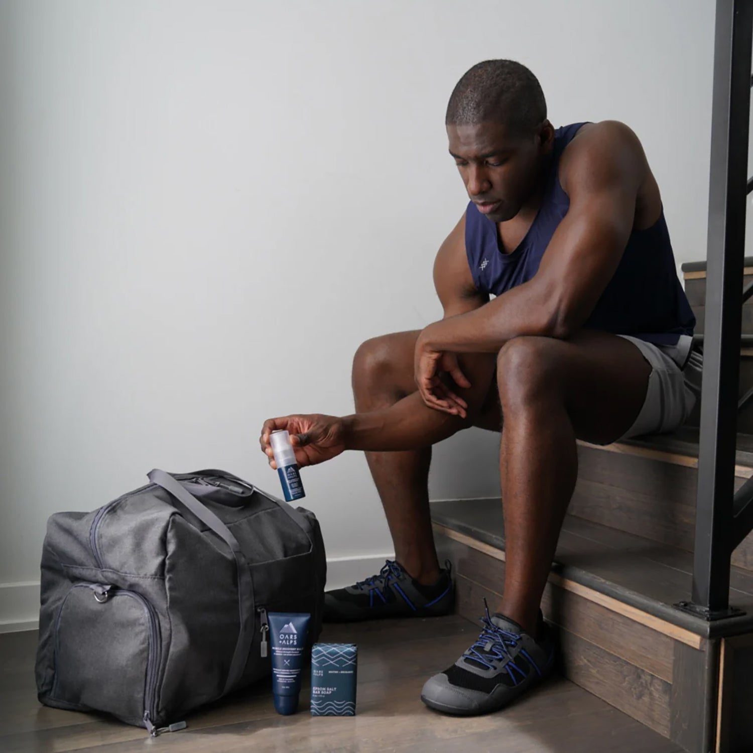 OarsAlps_AEBodyPowder_lifestyle_6.jpg