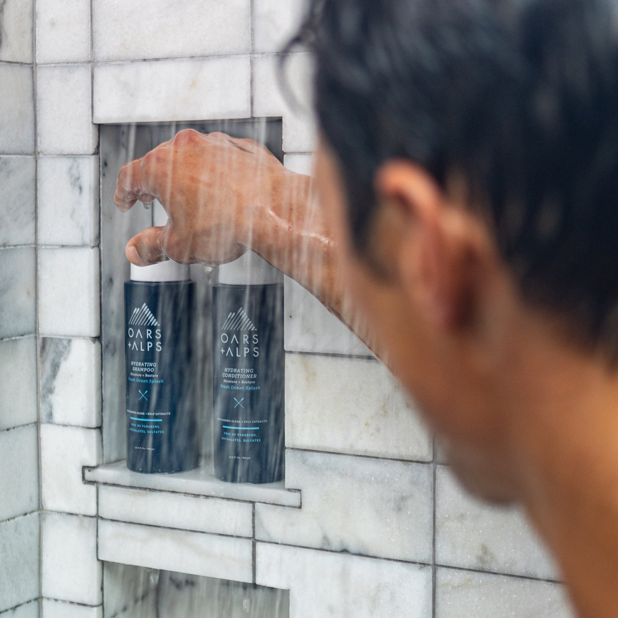 OarsAlps_HydratingShampoo_lifestyle_5-1.jpg
