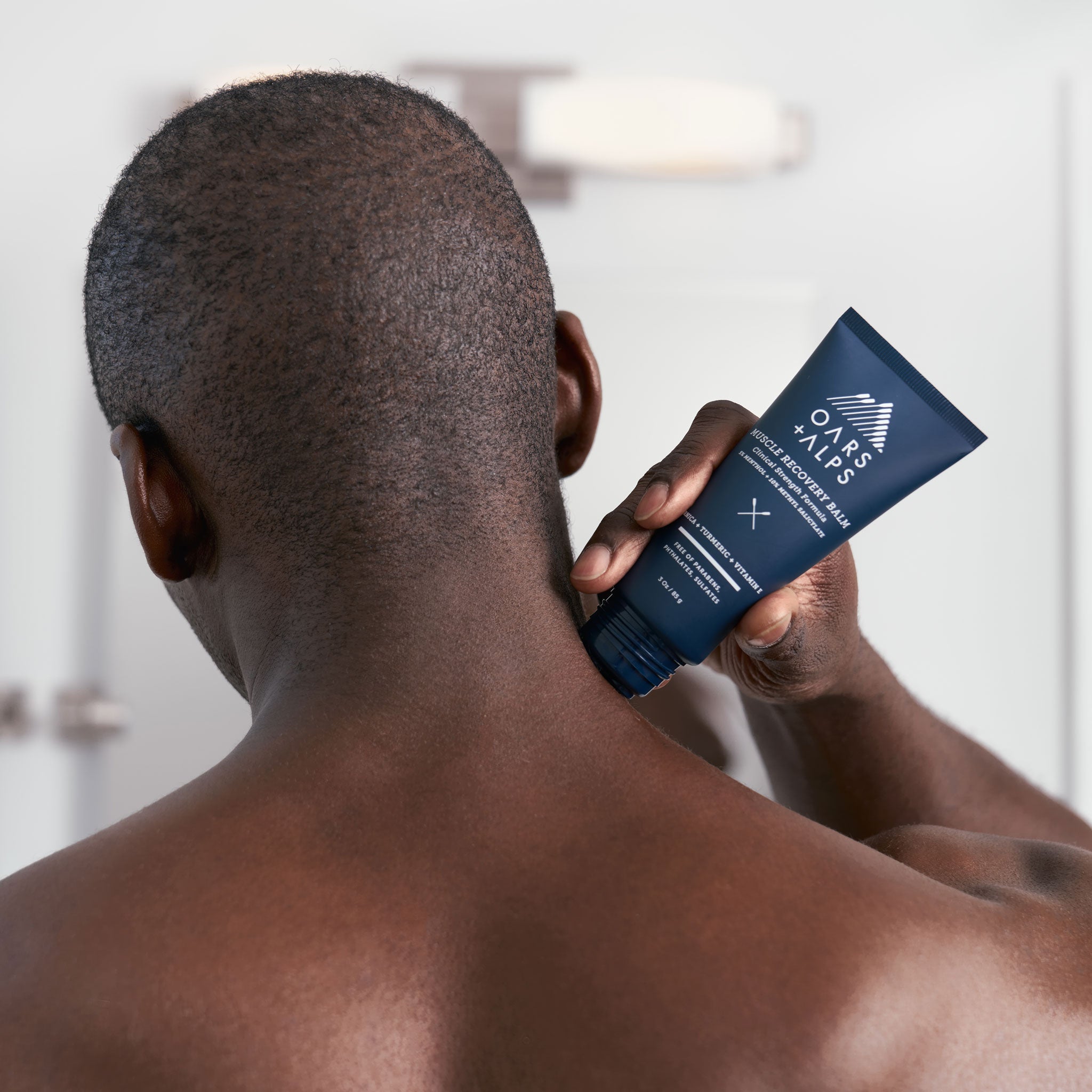 OarsAlps_MuscleRecoveryBalm_lifestyle_9.jpg