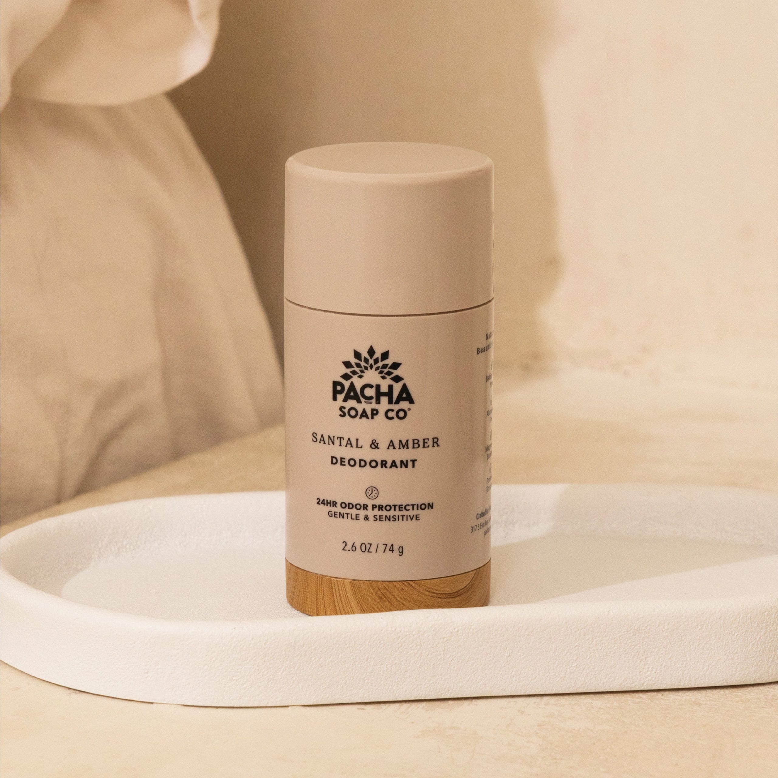 Pacha_Deodorant_Santal_Amber_Lifestyle.jpg