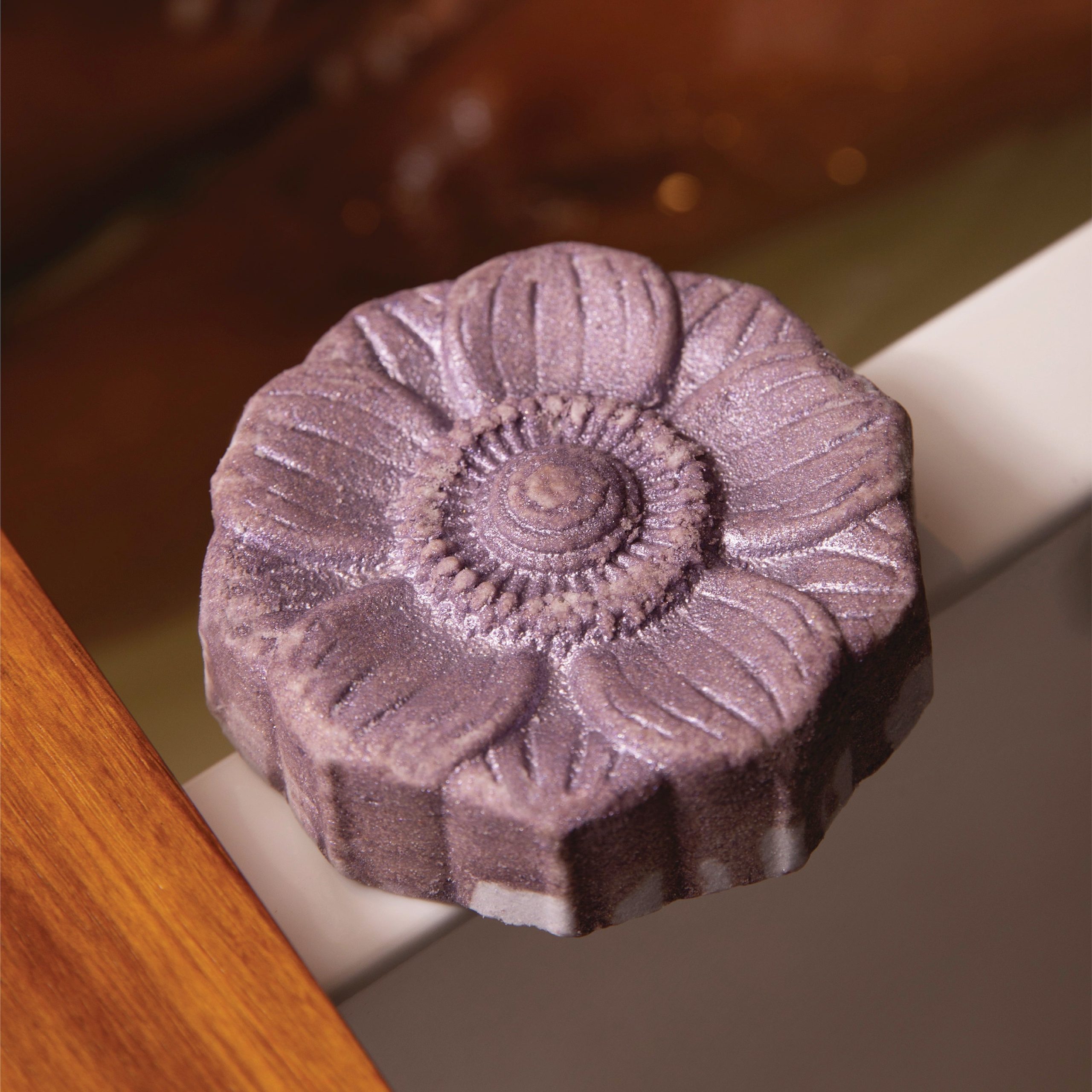 Pacha_FrenchLavenderBathBomb_FrenchLavender_Lifestyle.jpg
