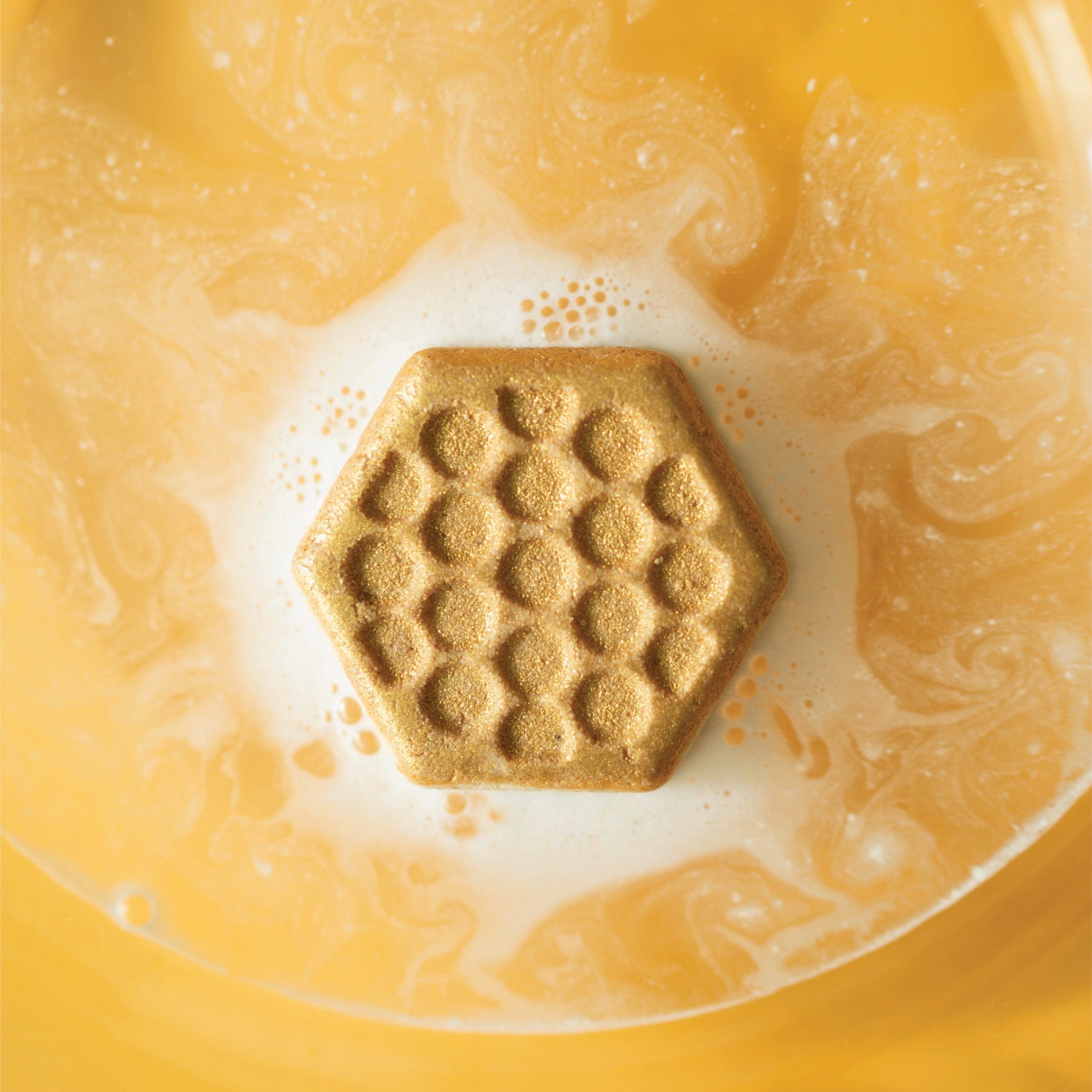 Pacha_Sweet_Honey_Almond_Bath_Bomb_Sweet_Honey_Almond_Lifestyle_2.jpg