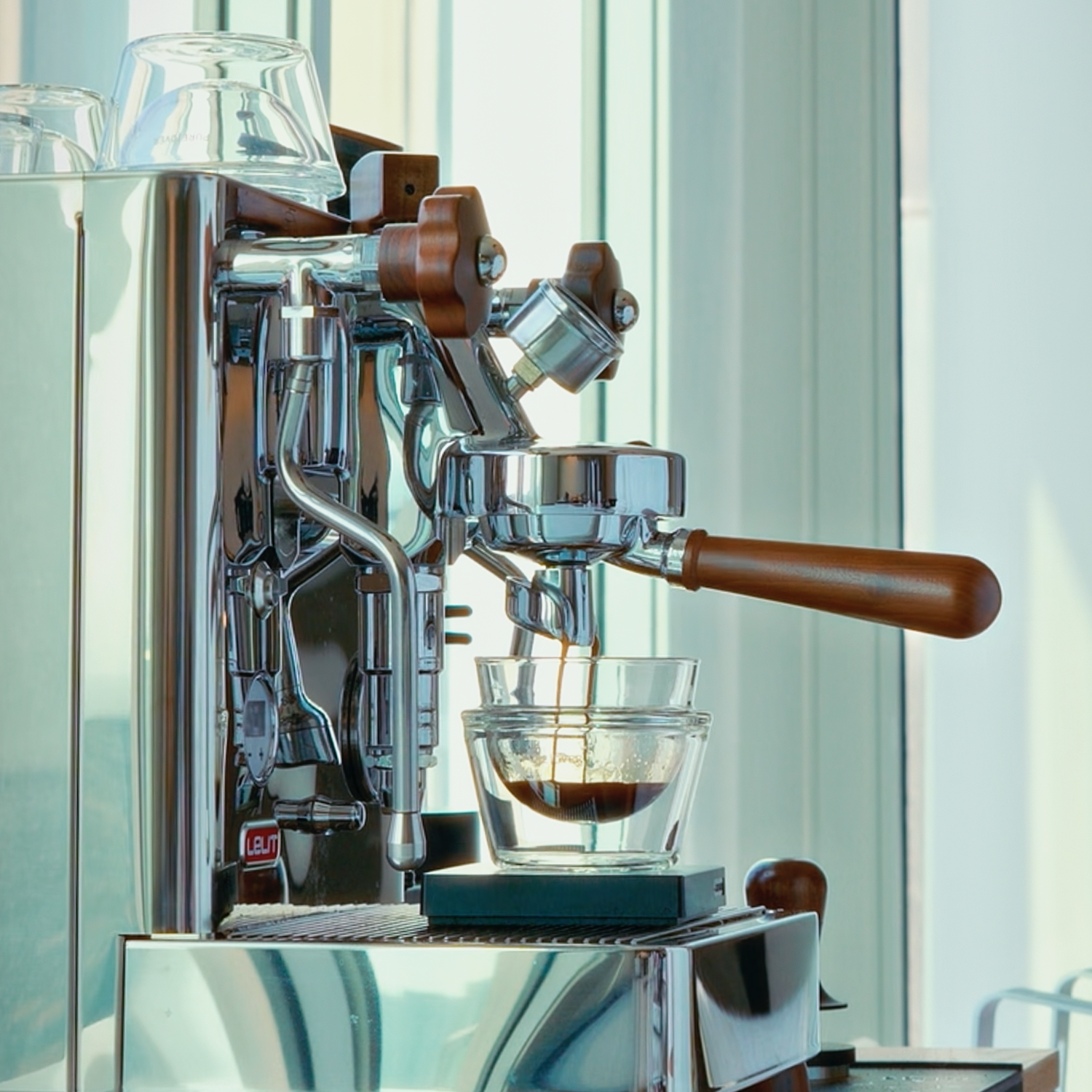 PureOver_LatteCups_LatteXL_Lifestyle1.png