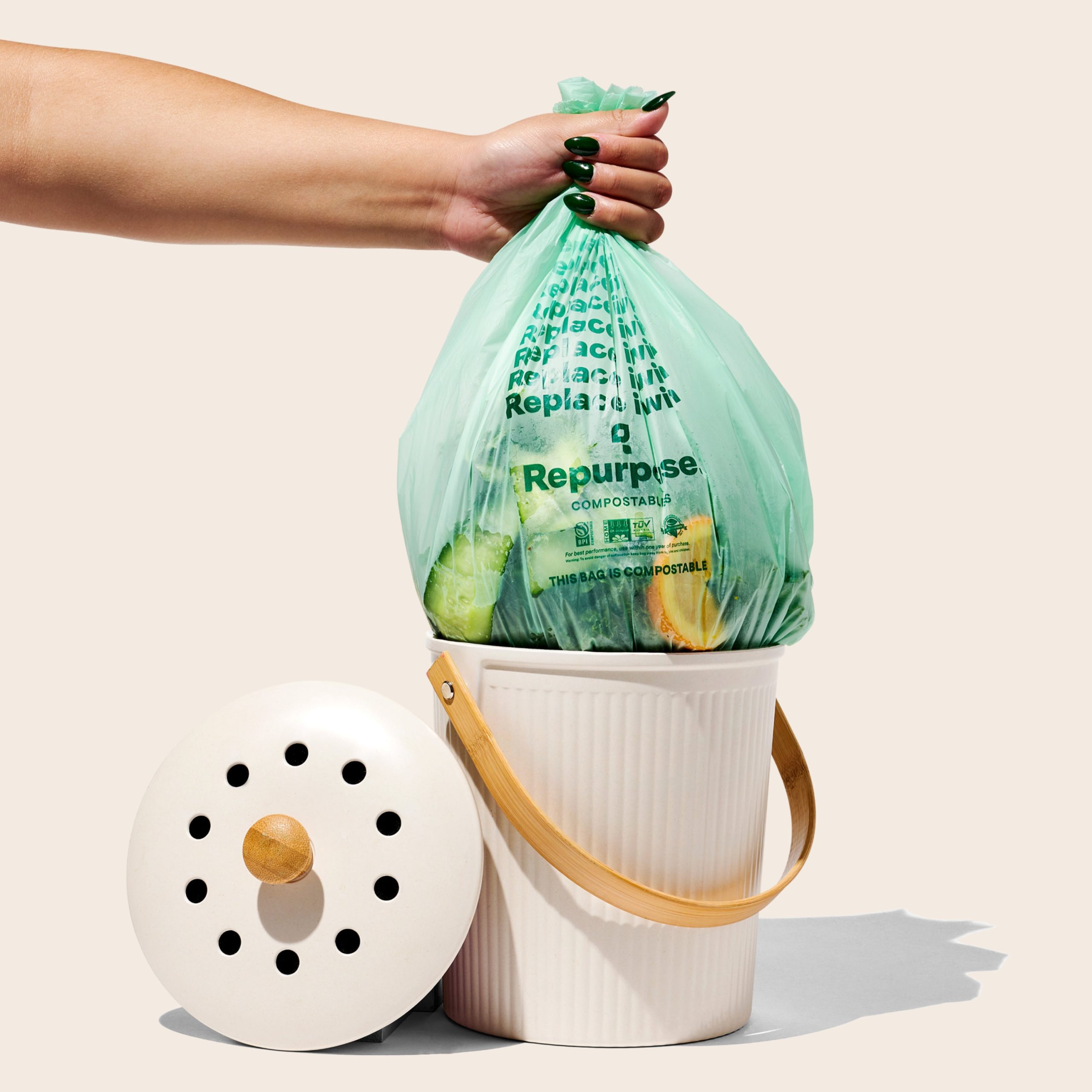 Repurpose_ScentedSmallBinBags50ct3gal_CompostableLavender_Lifestyle_3.jpg