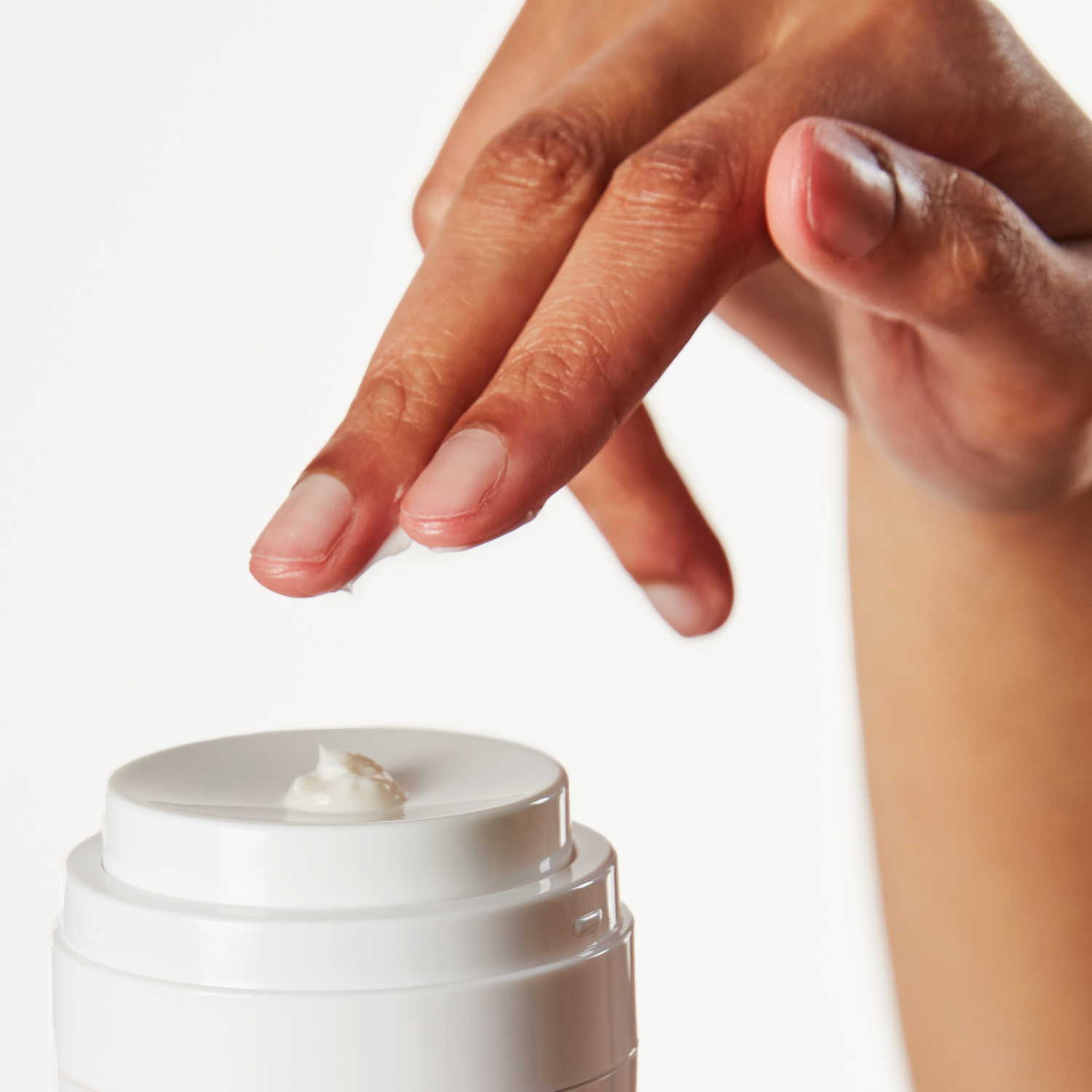 RestoreCeramides_GotuKolaBarrierRepairCream_628110639769_Lifestyle.png