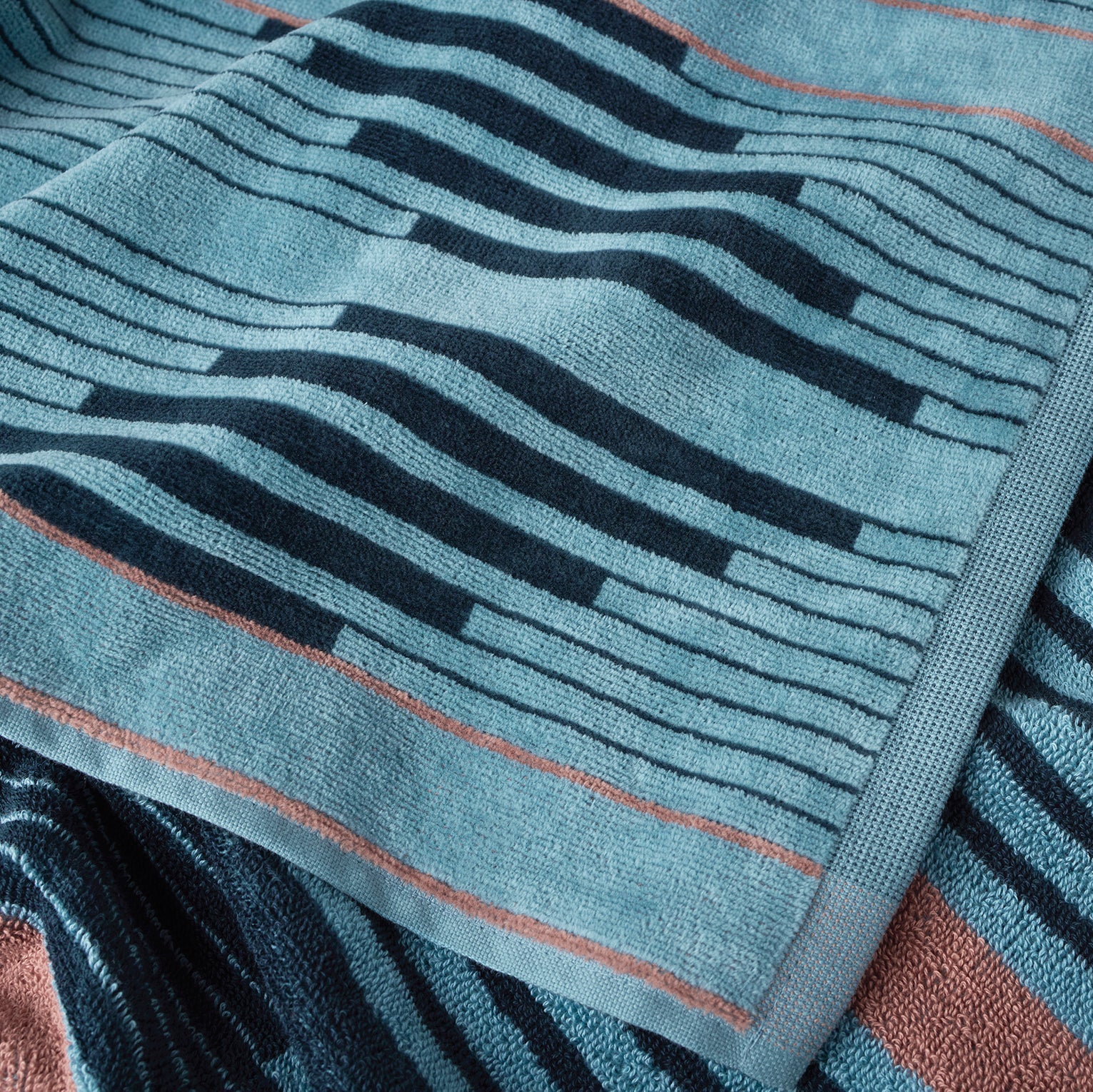 SP26_MoreliaOrganic_BeachTowel_Pond_0560.jpg
