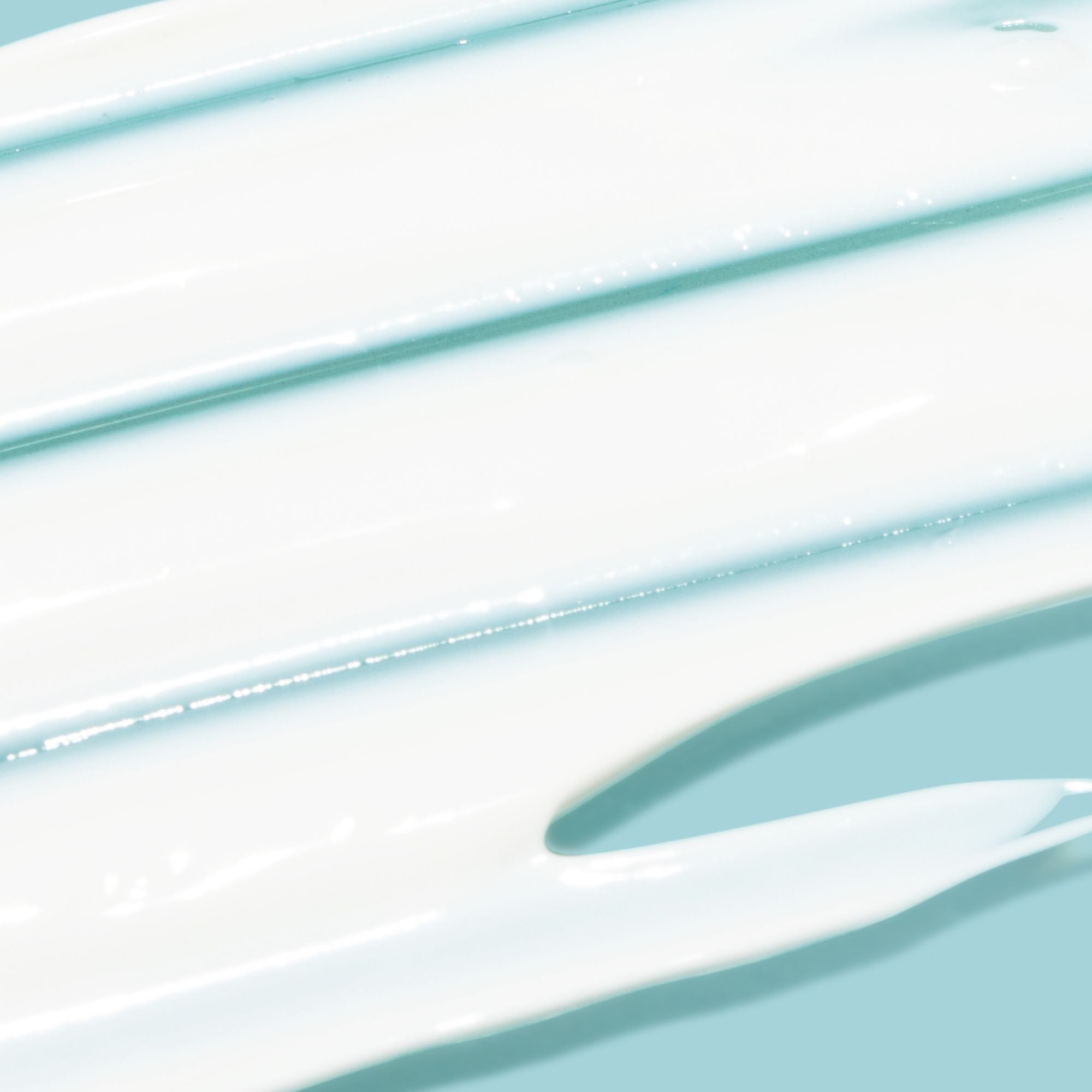 SeaweedBathCoSuperSheerFaceSerum_Lifestyle2.jpg