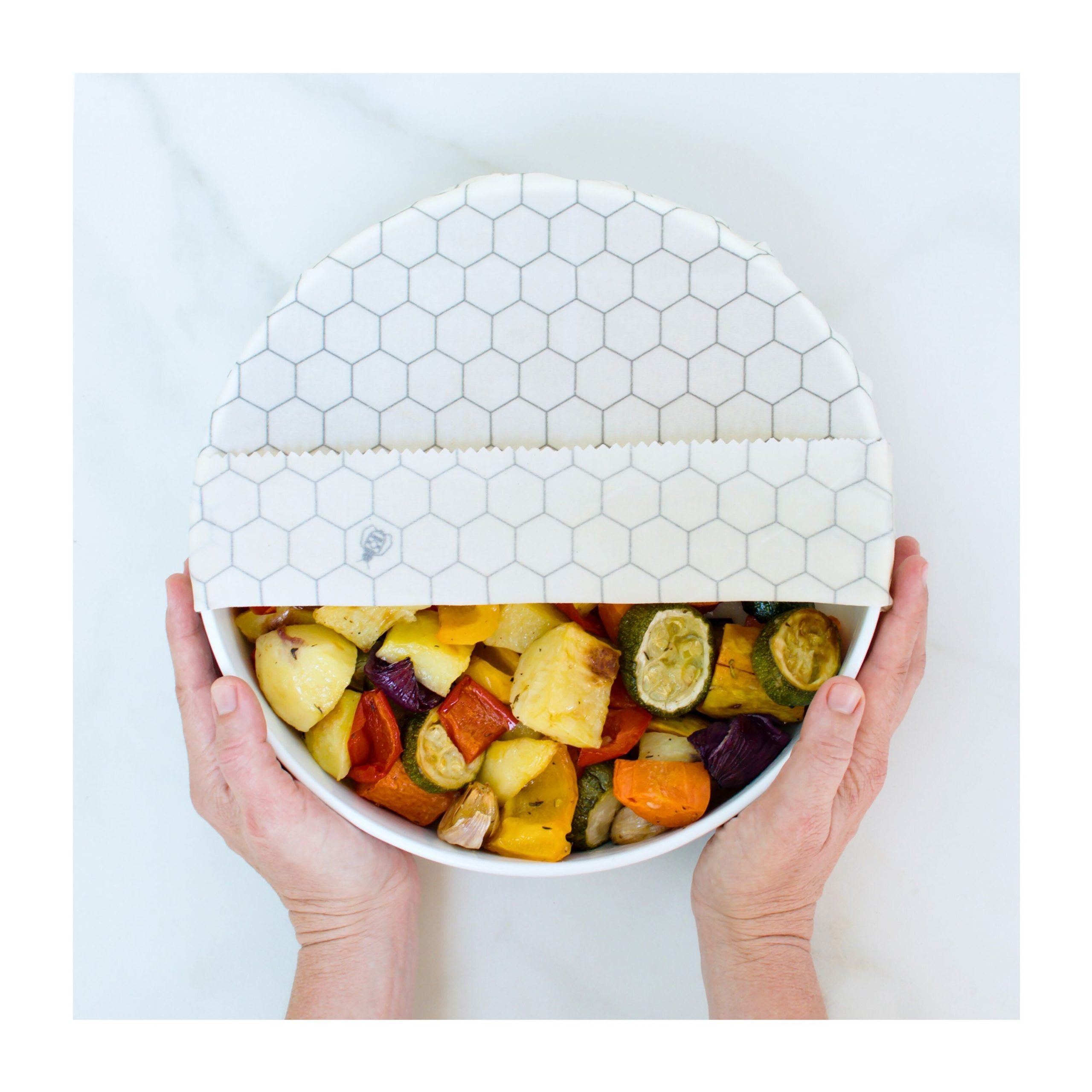 SuperBee_BeeswaxWrapRoll_Hexagonia_Lifestyle2.jpg