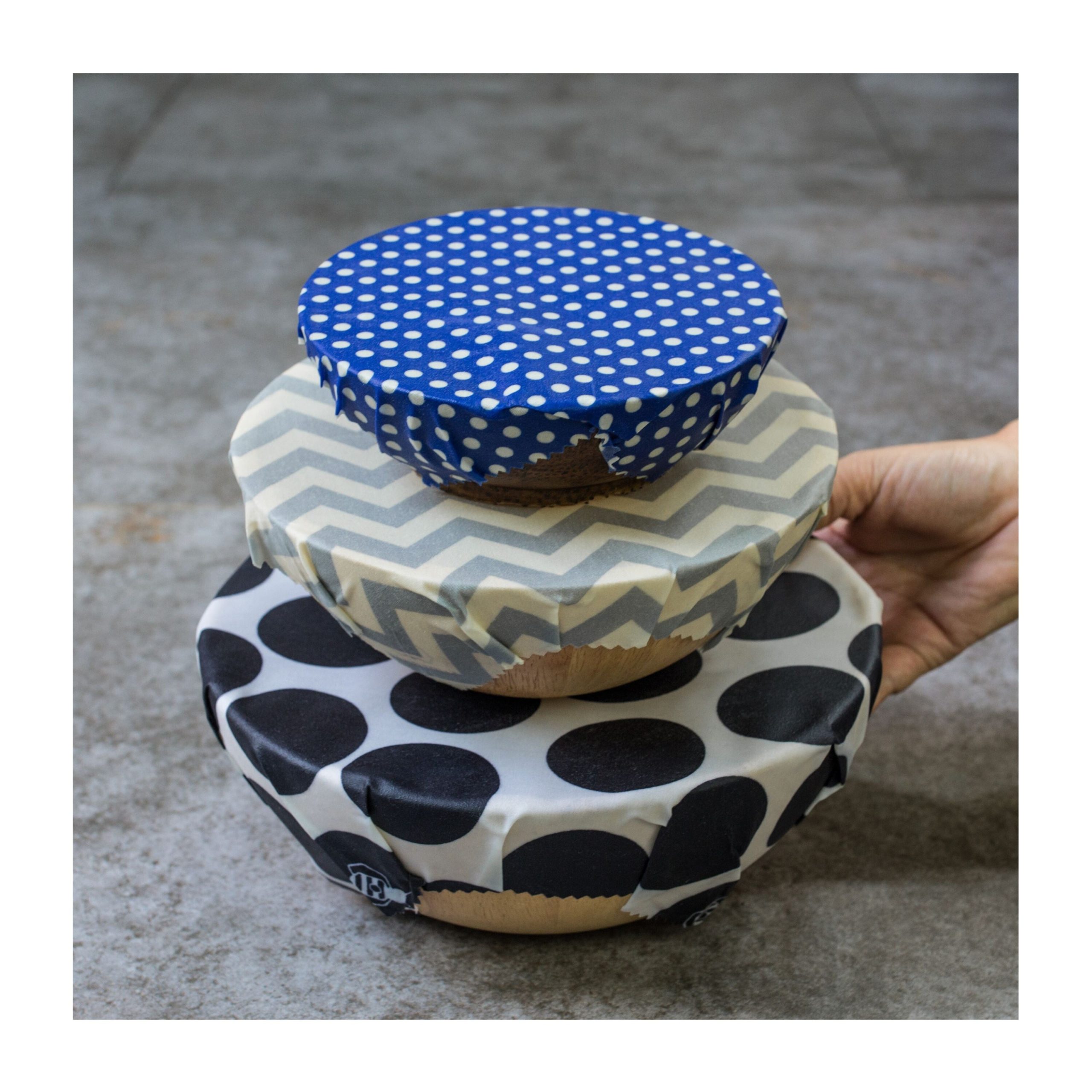 SuperBee_BeeswaxWrapsBeeginnerSet_Hipster_lifestyle1.jpg