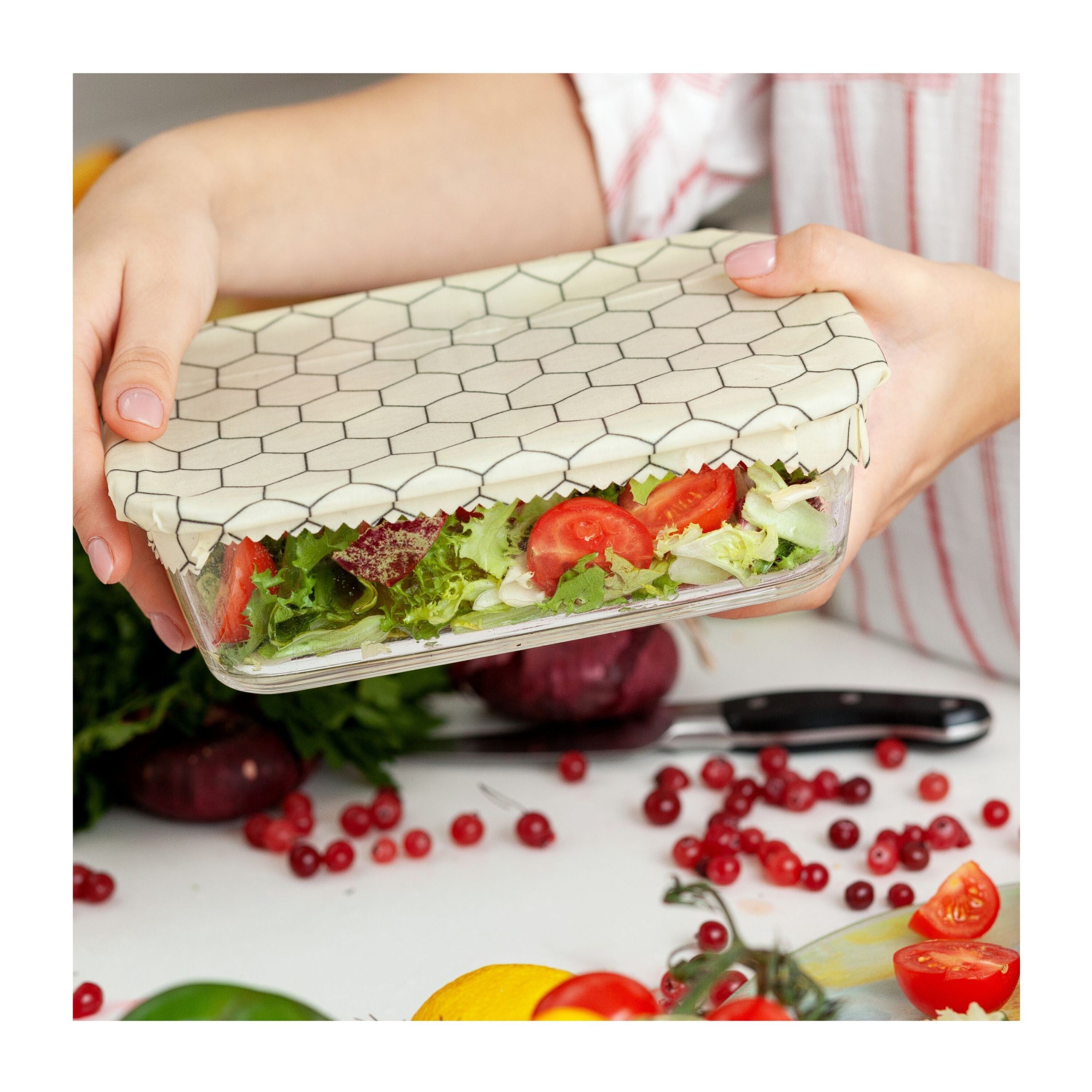 SuperBee_EssentialsBeeswaxWraps_5Pack_Lifestyle_4.jpg