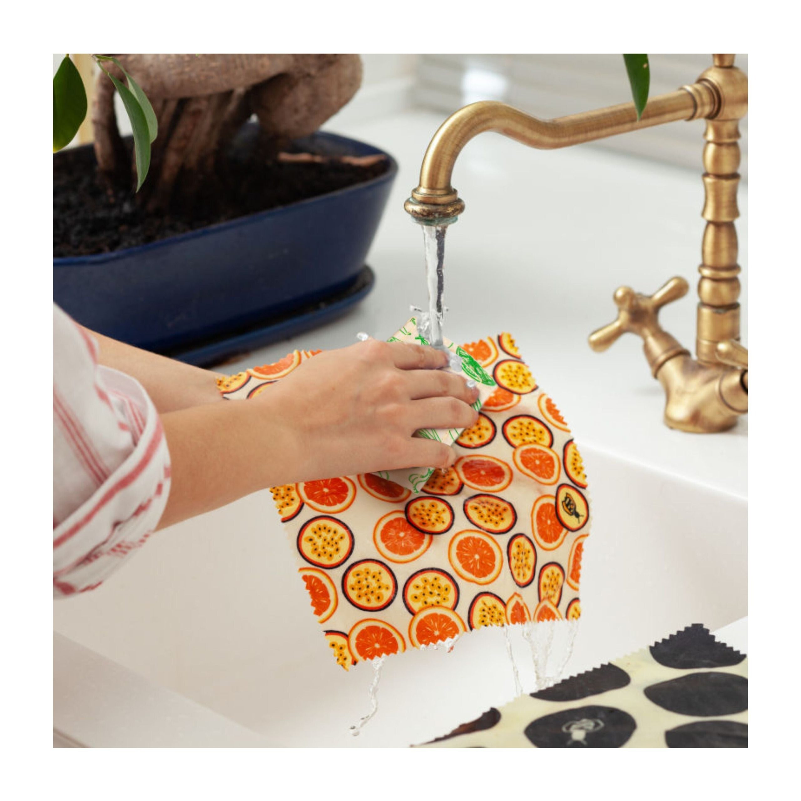 SuperBee_EssentialsBeeswaxWraps_5Pack_Lifestyle_7.jpg
