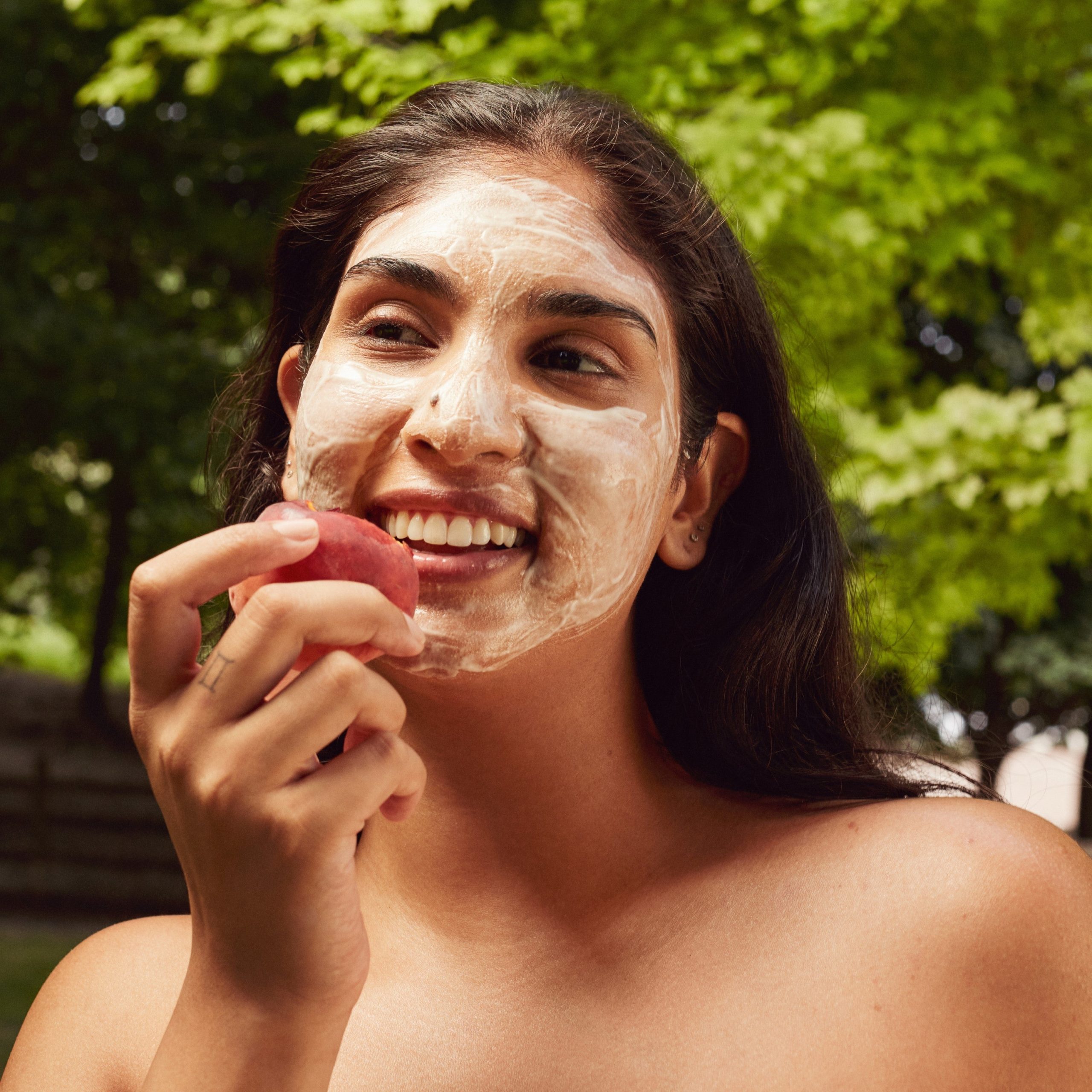 SuperfruitLactic_Multifruit8_AHAExfoliatingMask_628110639578_Model.jpg