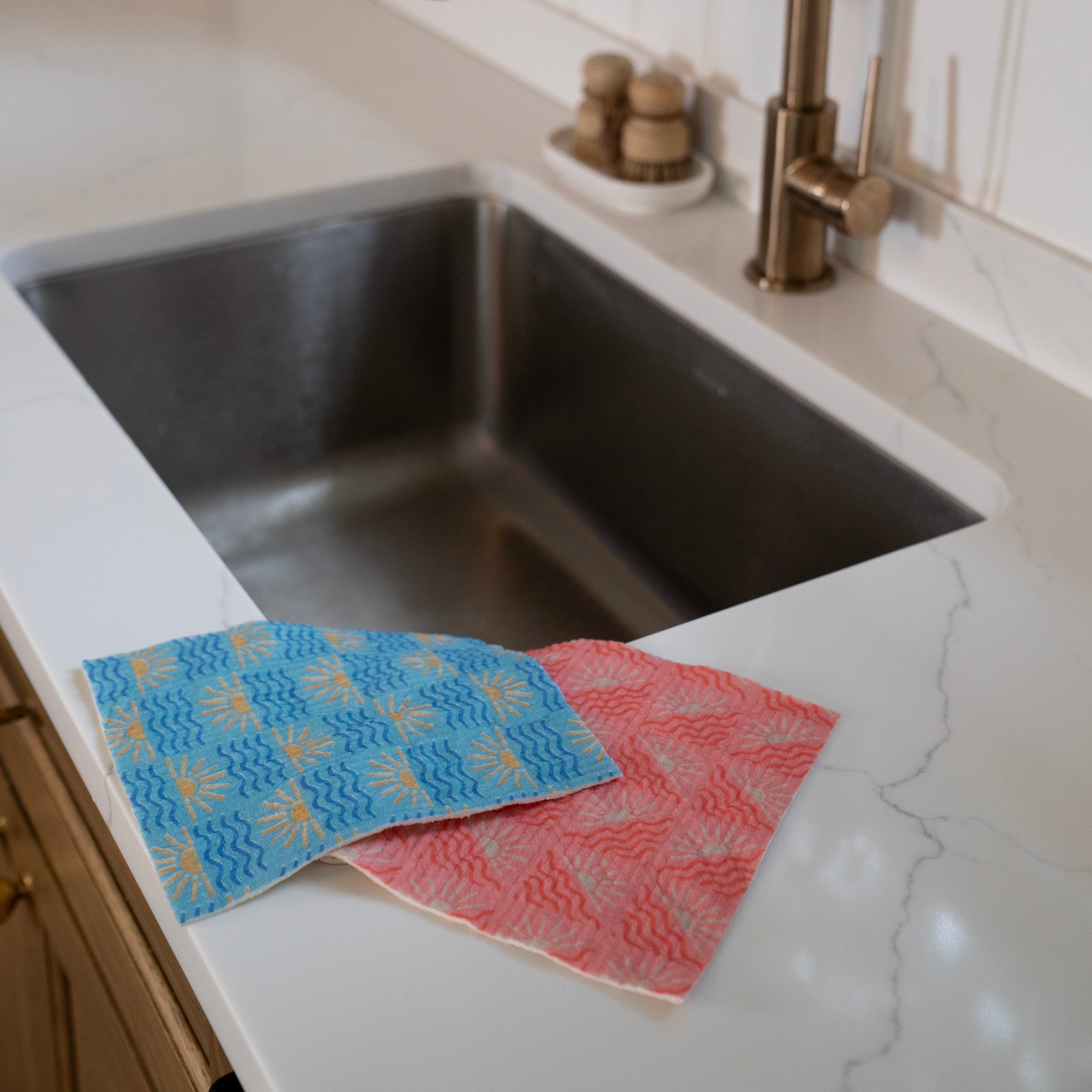 SupraEndura_SwedishDishcloth3-Pack-SunsetPrint_lifestyle2.jpg