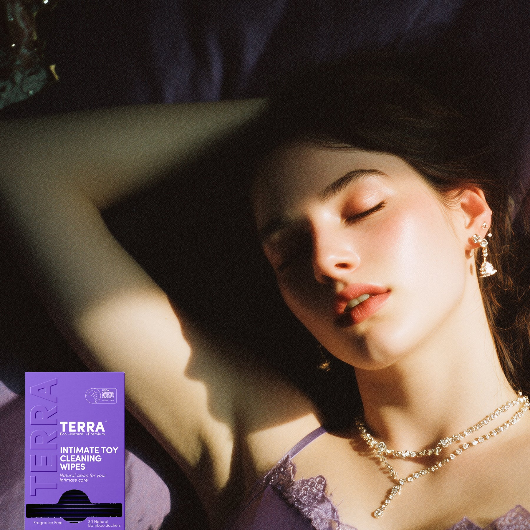 Terra_Intimate_Toy_Cleaning_Wipes_30s_Lifestyle2.jpg