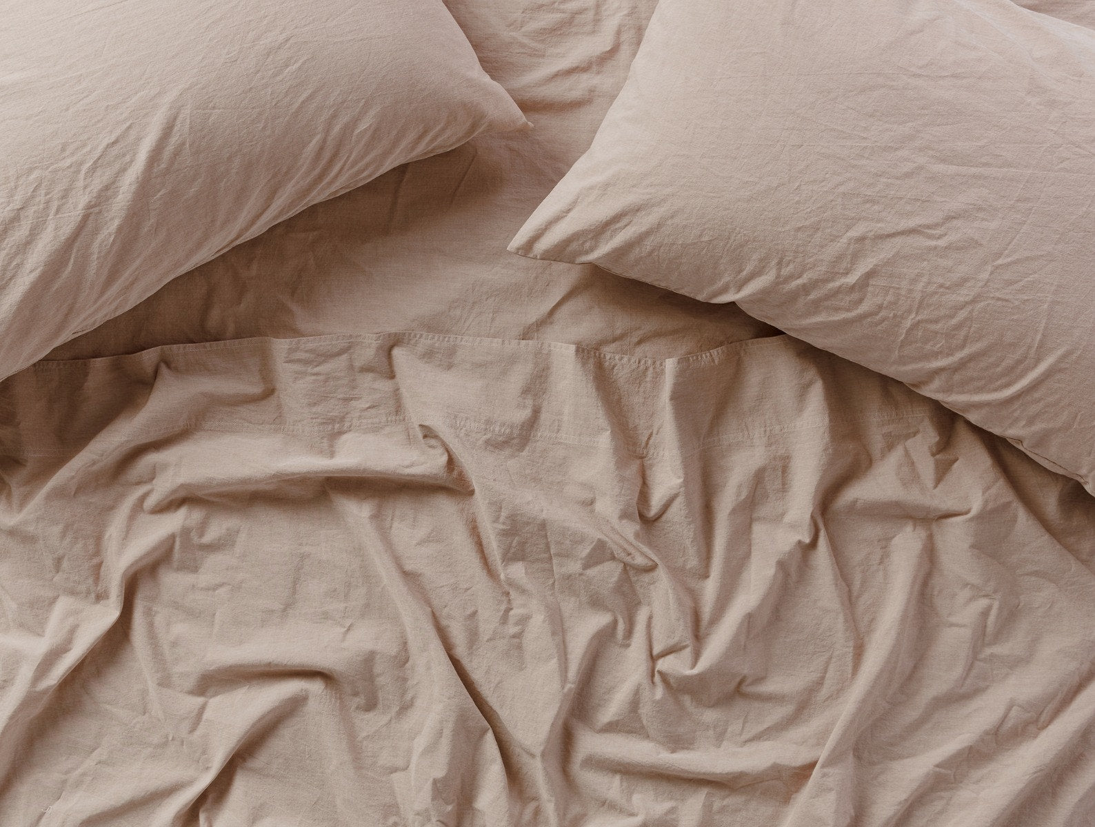 pdp_crinkledpercale_sheets_hazelchambray_c_sp21_0001_1_12_6a9f8324-8e9b-448a-b044-da5998eba34b.jpg