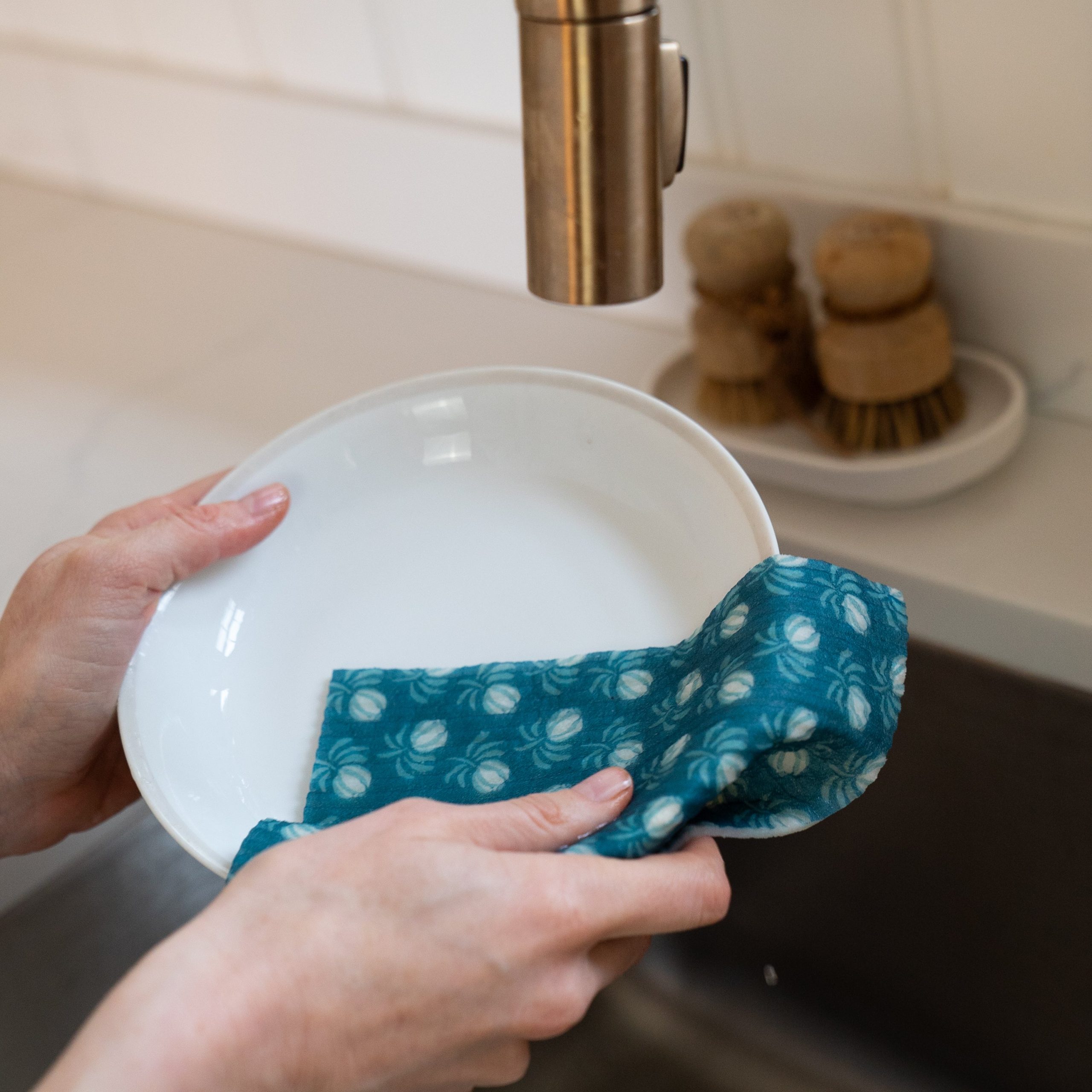 supraendura_SwedishDishcloth3-Pack-BlockPrint_lifestyle_2.jpg
