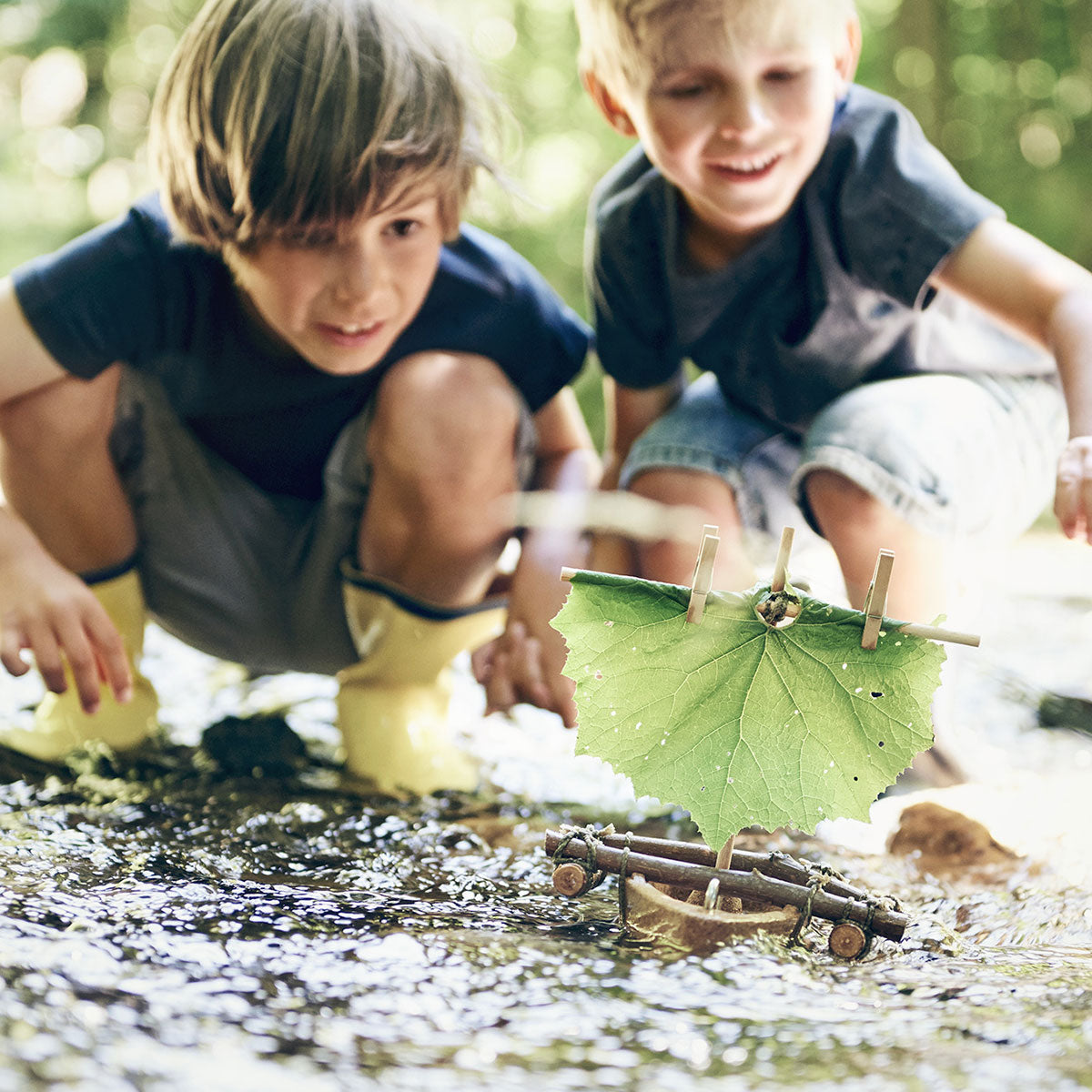 terra-kids-cork-boat-diy-activity-kit-304244-GROVE-ls2.jpg